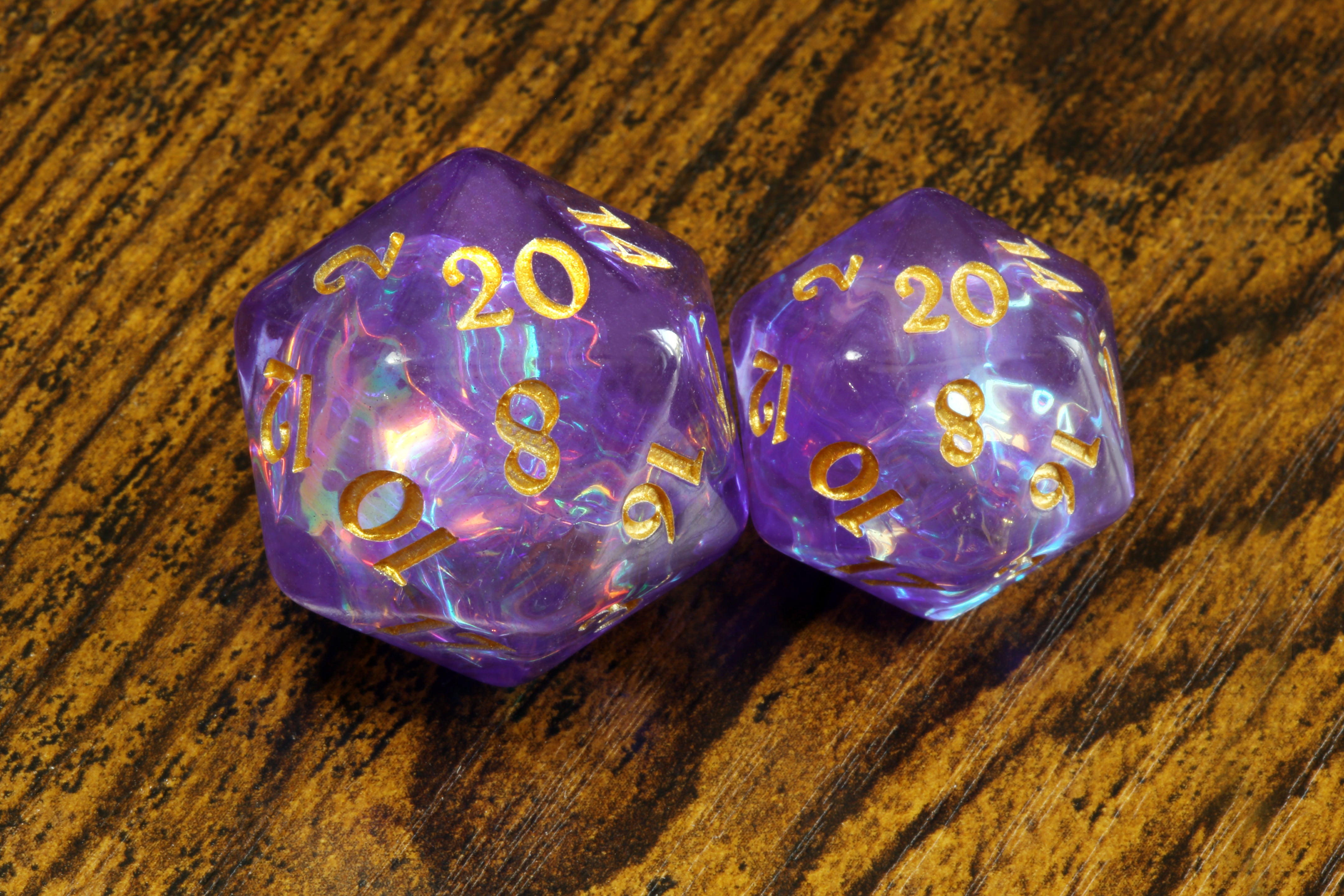 Mystic opal 8 pieces dice det - Purple with Holographic inclusions - The Wizard's Vault