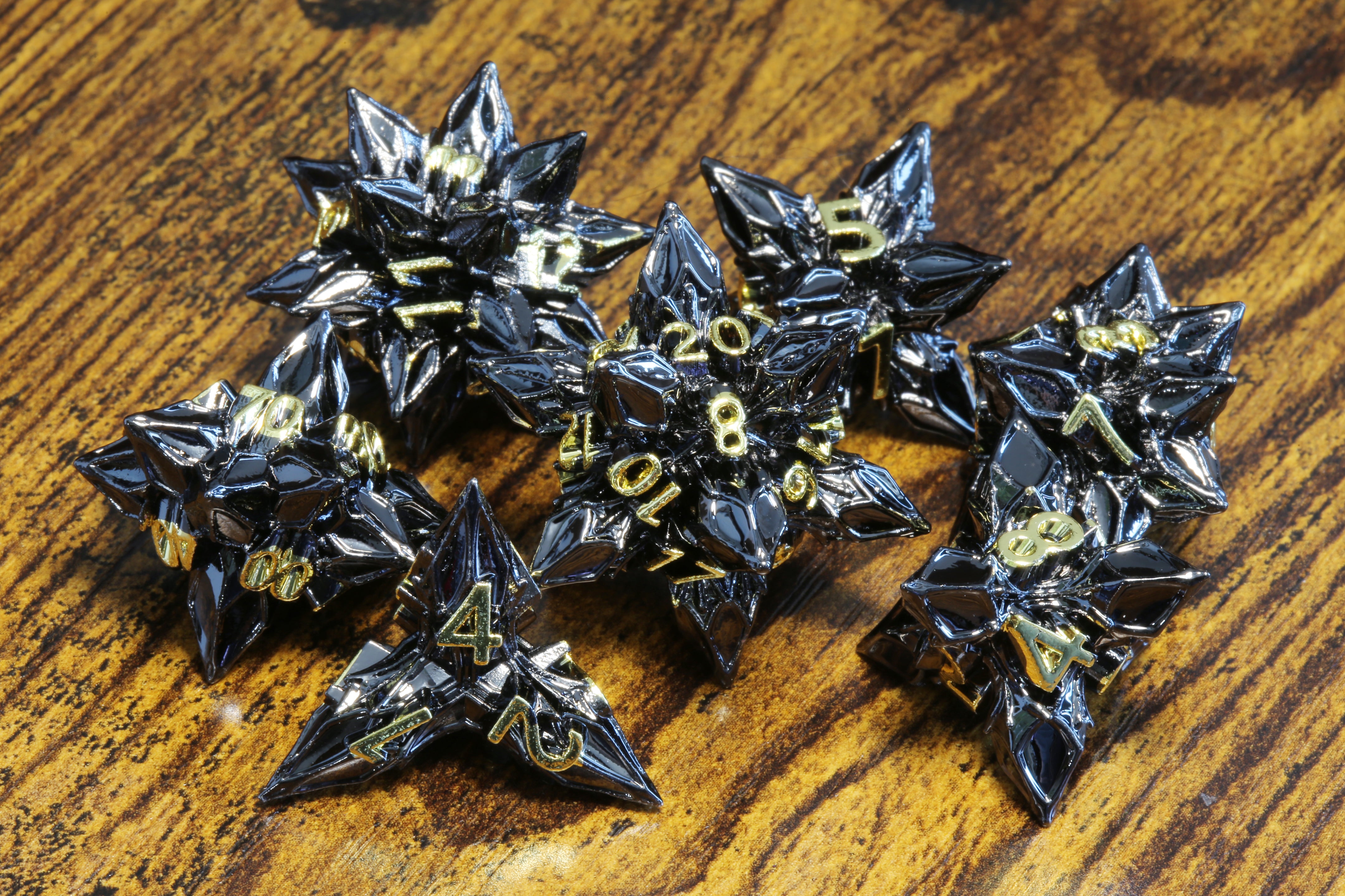 Blooming Stars Dice set - Black and gold finish - The Wizard's Vault