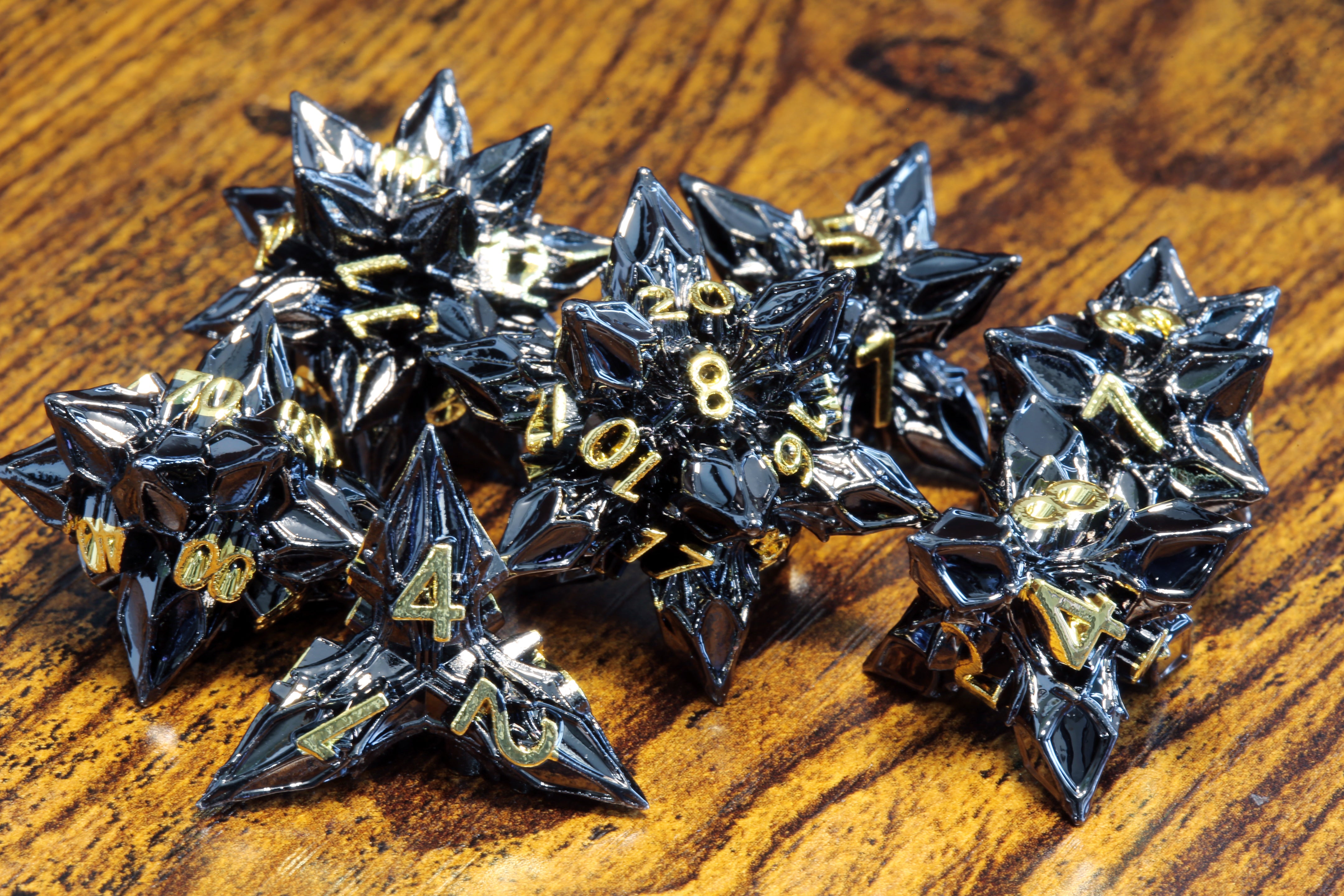 Blooming Stars Dice set - Black and gold finish - The Wizard's Vault