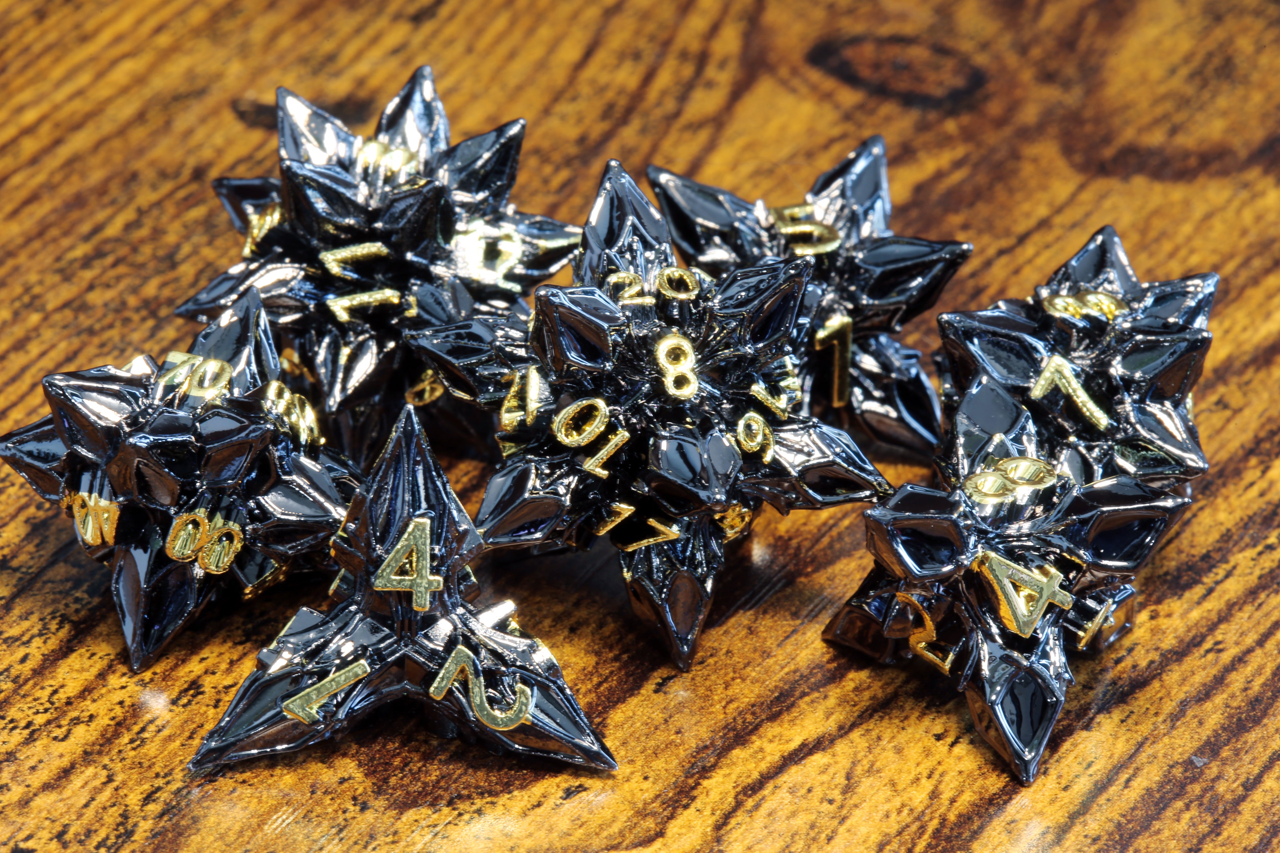 Blooming Stars Dice set - Black and gold finish