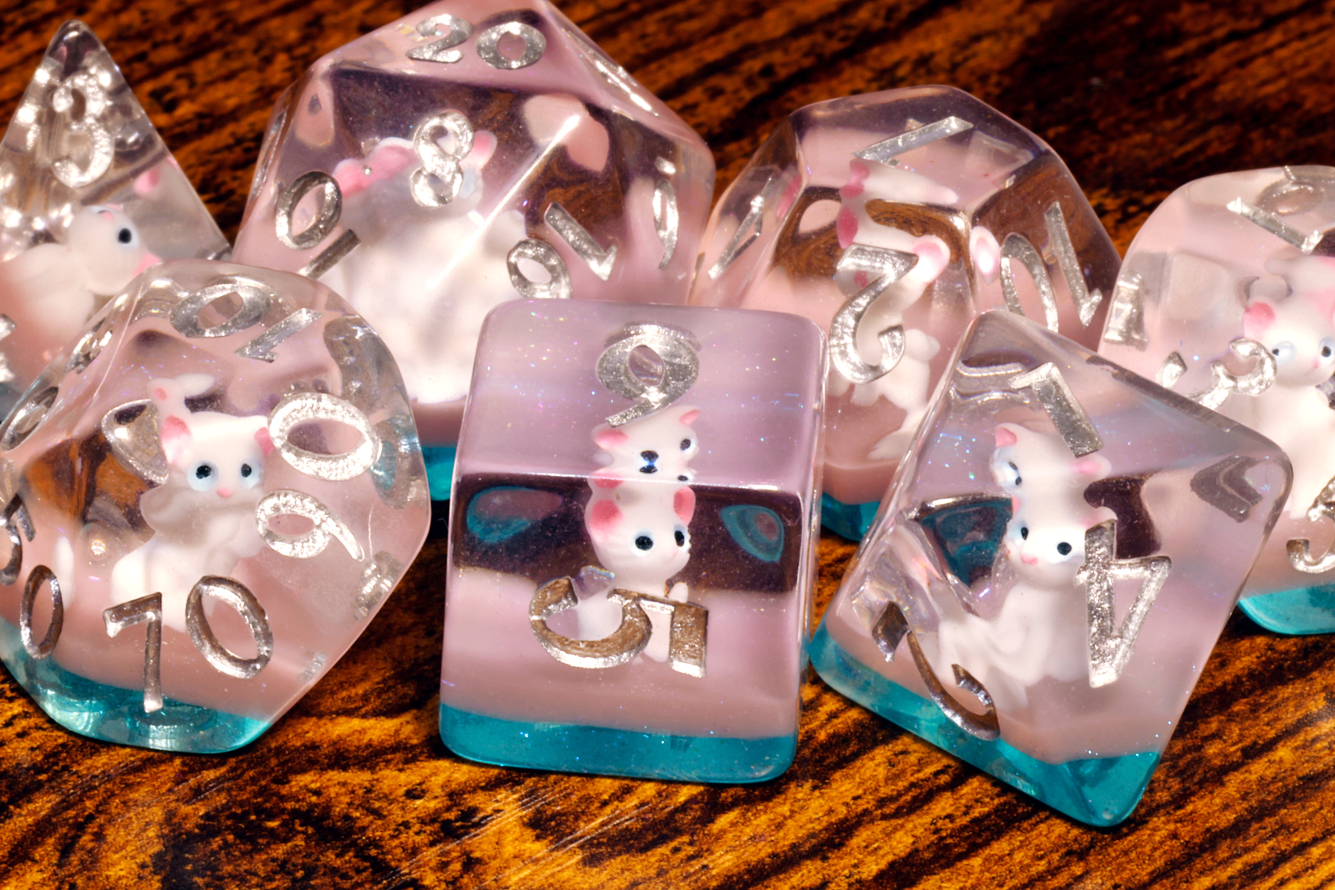 Lucky Whiskers dice set with white cats