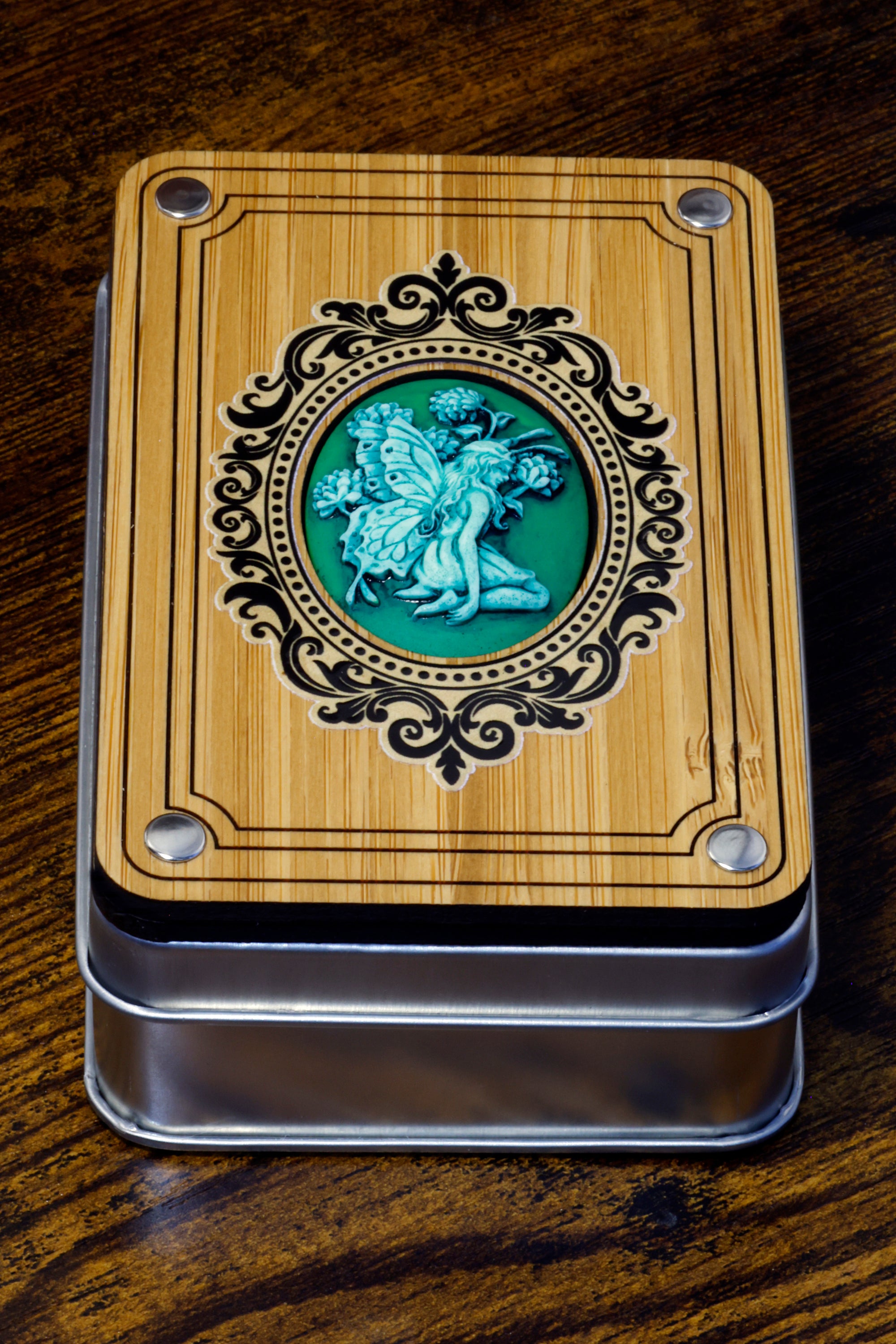Green Faerie box with Elven Moon Vow Dice Set - The Wizard's Vault