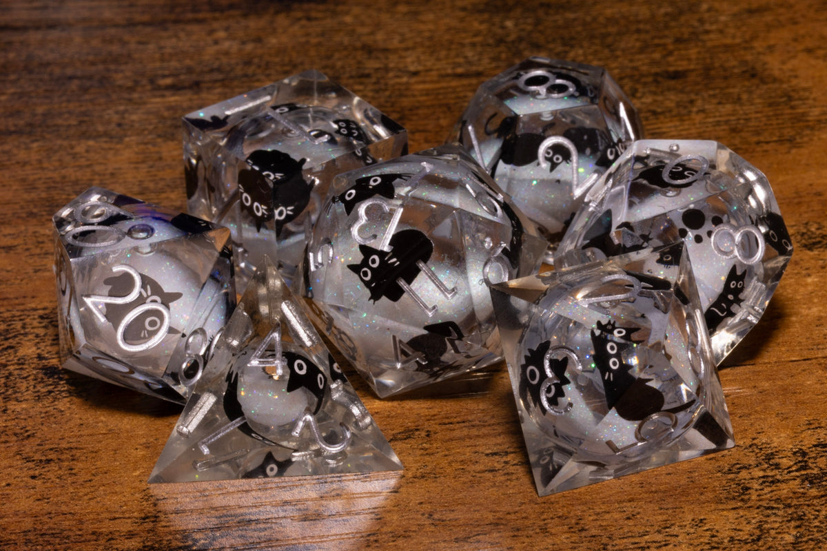 Familiar's Whisper 7-Piece Liquid Core Dice Set – Sharp Edge with Black Cats