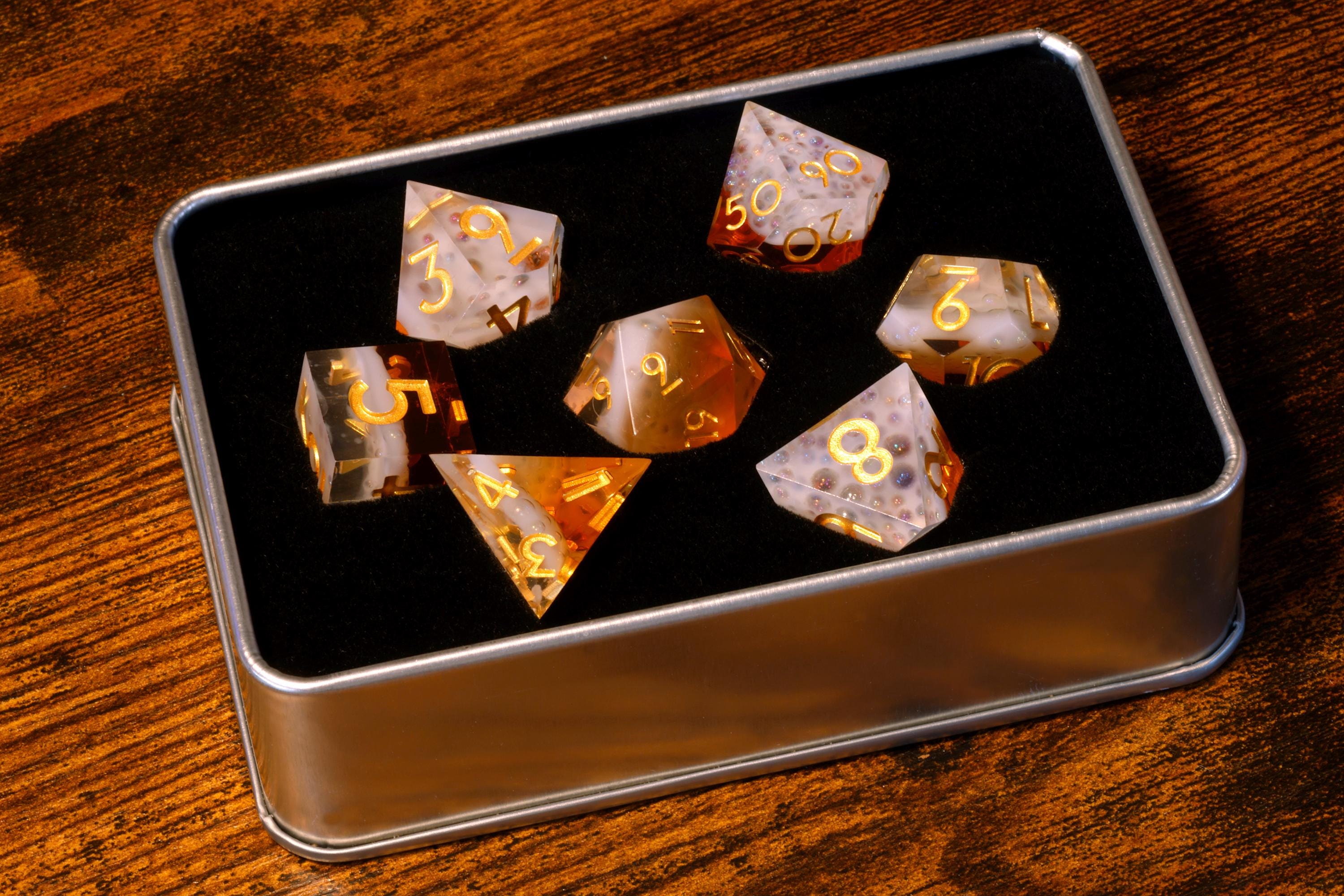 Bard’s Brew 7-piece dice set and tavern-themed storage box