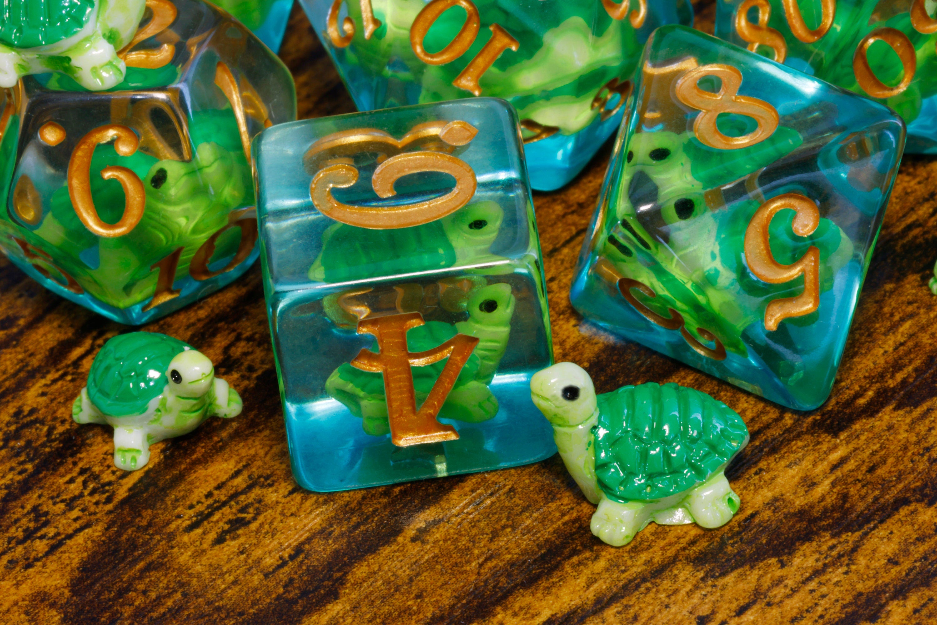 Green Turtle dice box and dice set - The Wizard's Vault