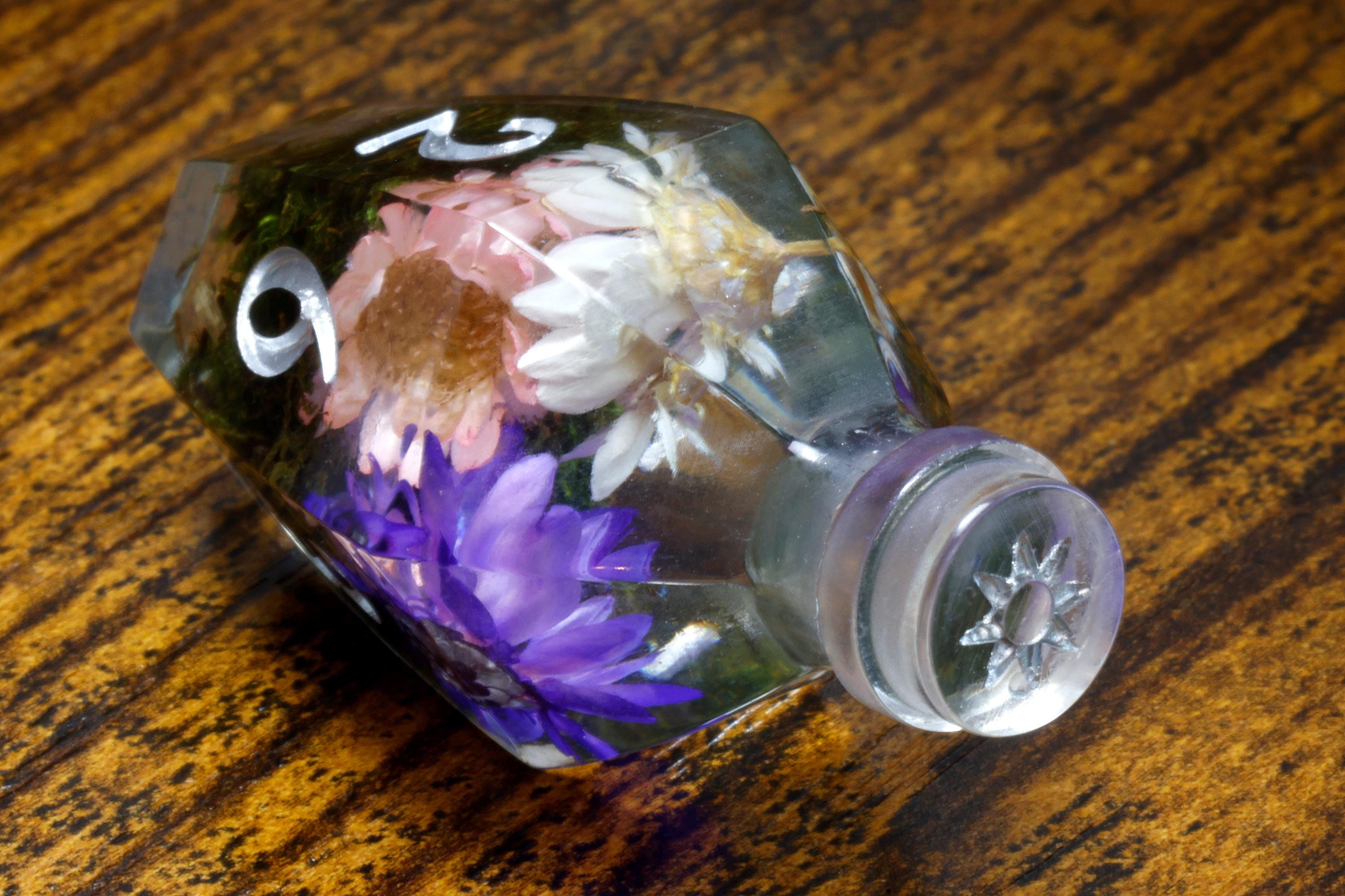 Floral Elixir D6 Potion Dice - Sharp-Edged Floral - The Wizard's Vault
