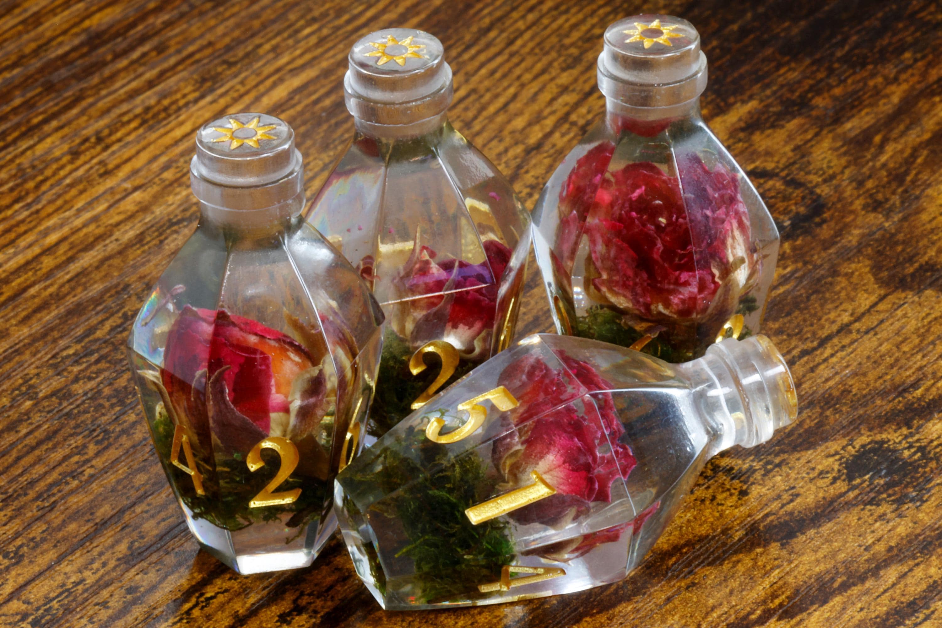 Verdant Rose Elixir D6 Potion Dice - Sharp-Edged Floral - The Wizard's Vault