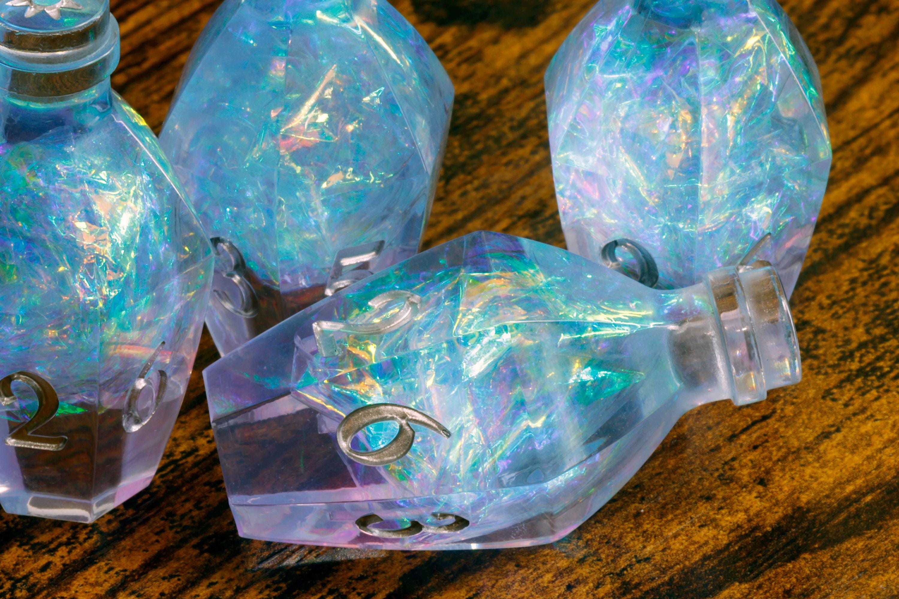 Frostfire Elixir D6 Potion Dice - Holographic Foil - The Wizard's Vault