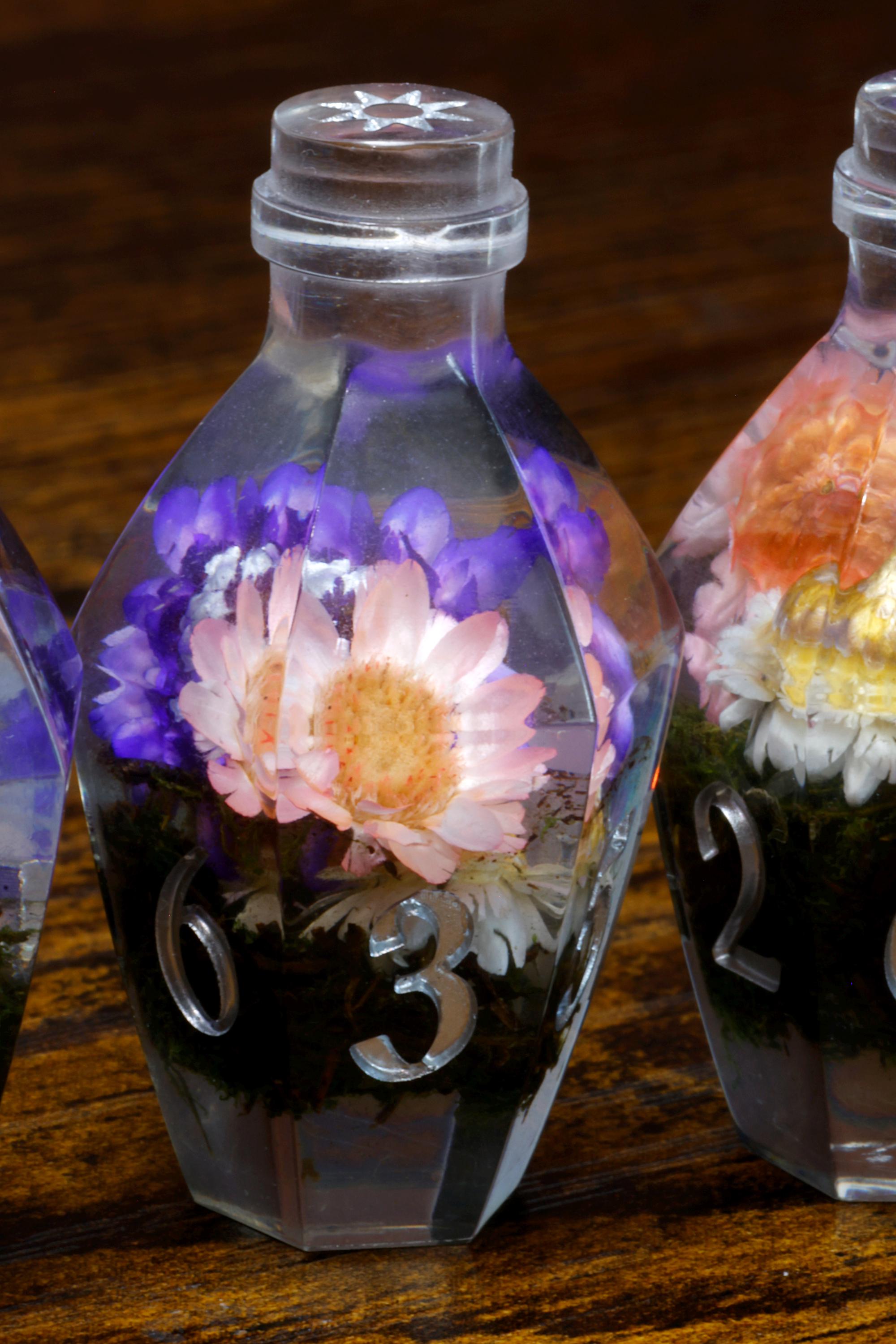 Floral Elixir D6 Potion Dice - Sharp-Edged Floral - The Wizard's Vault