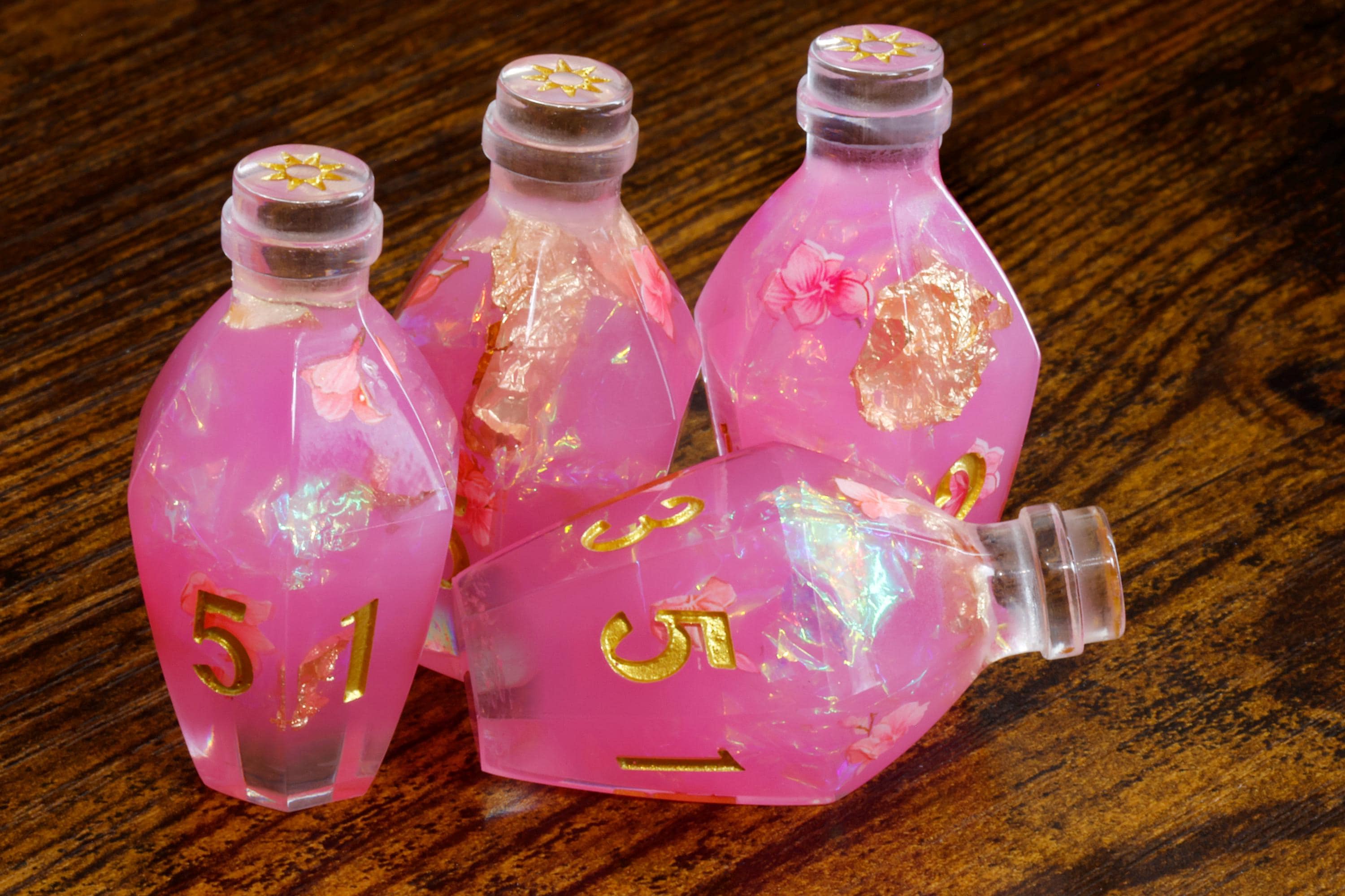 Hibiscus Dream Elixir D6 Potion Dice - Sharp-Edged Floral - The Wizard's Vault