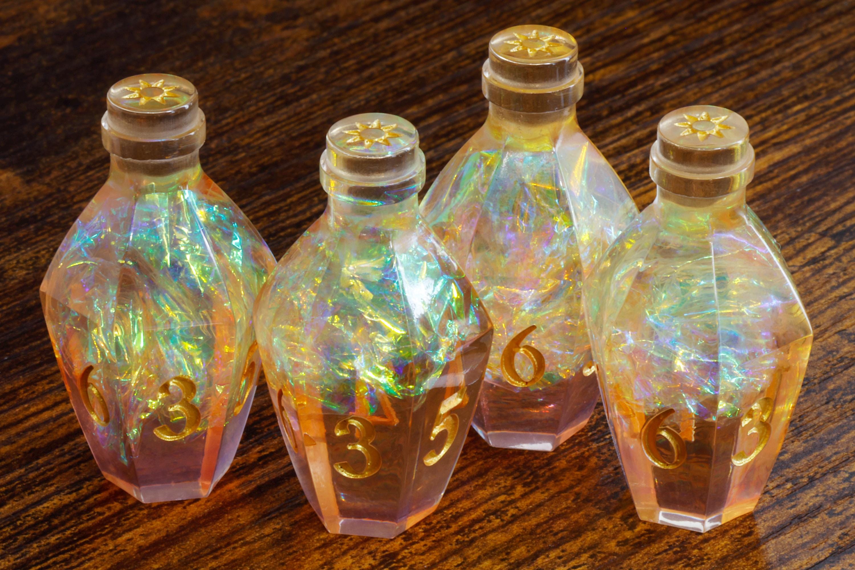 Sunfire Elixir D6 Potion Dice - Holographic Foil - The Wizard's Vault