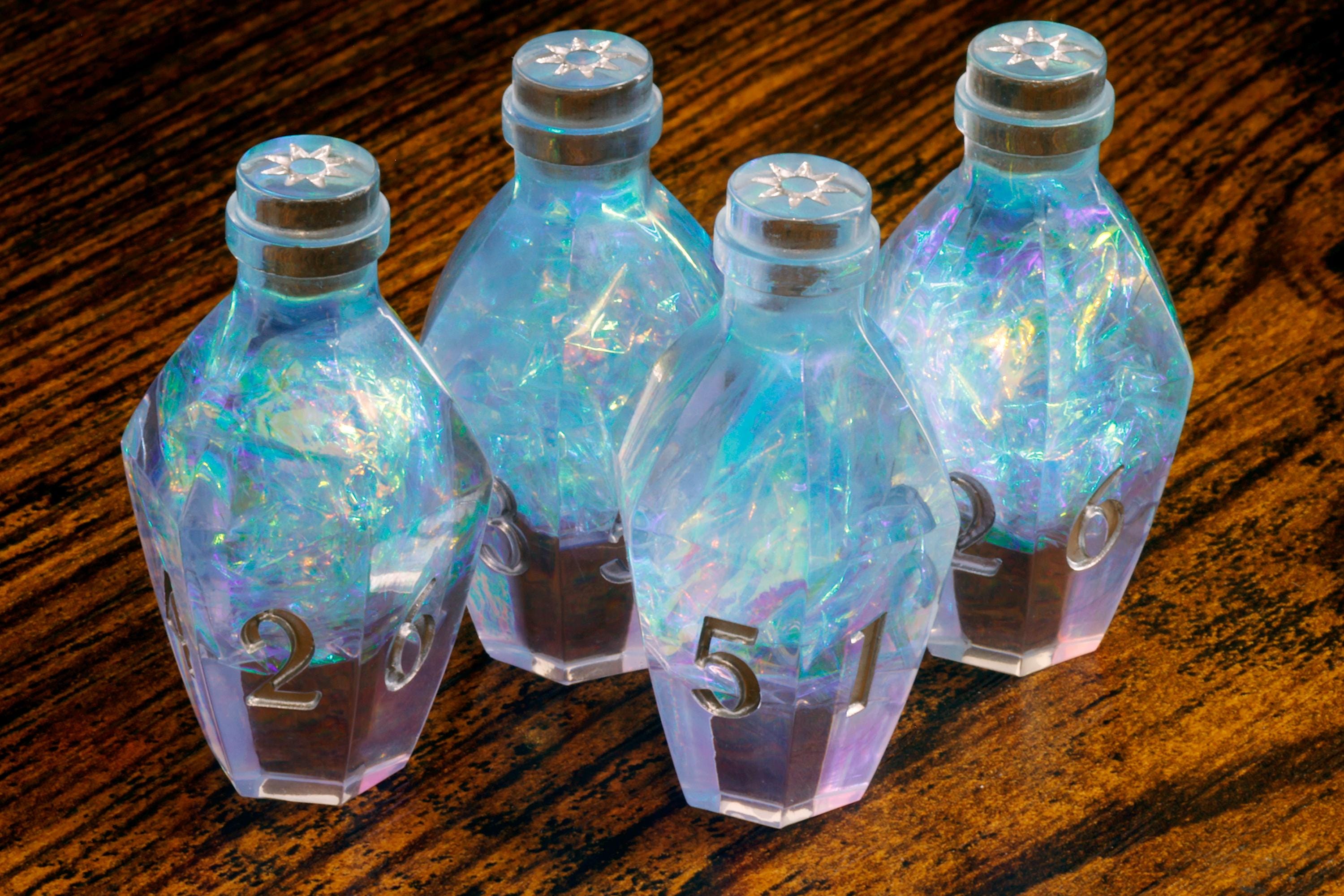 Frostfire Elixir D6 Potion Dice - Holographic Foil - The Wizard's Vault