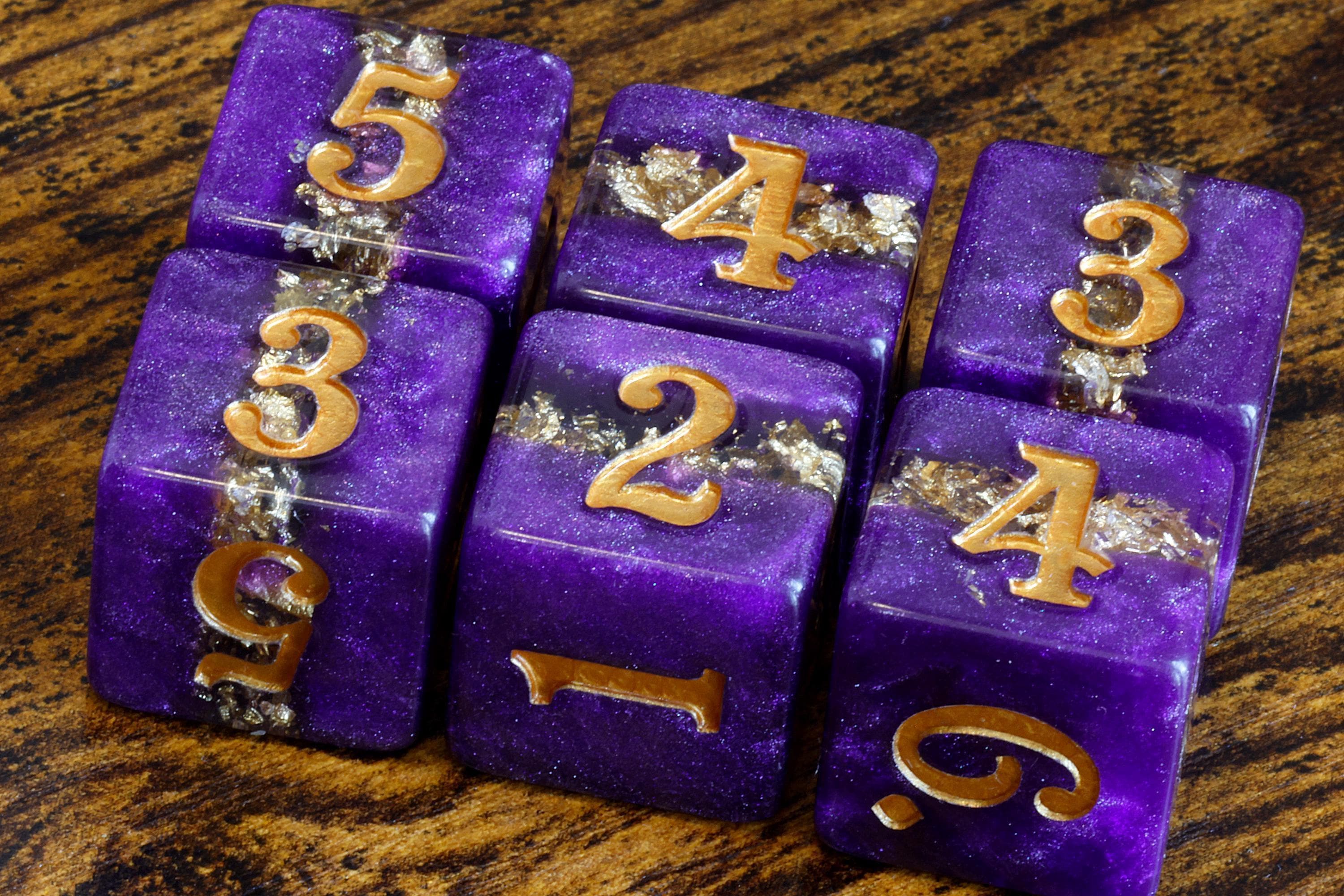 Gilded Amethyst D6 dice
