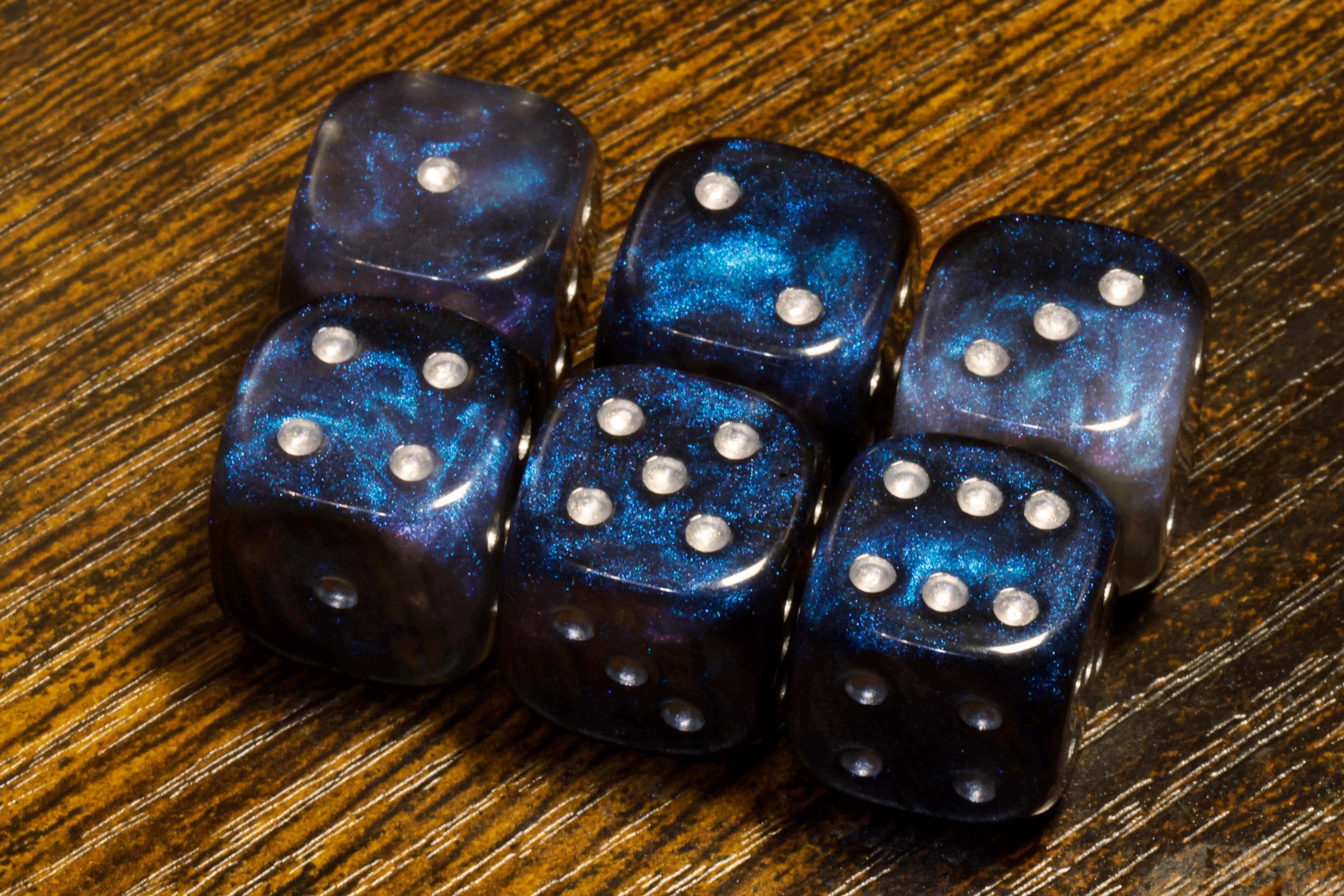 Dreamveil Opal Pip D6 Dice Set - Iridescent Blue & Purple