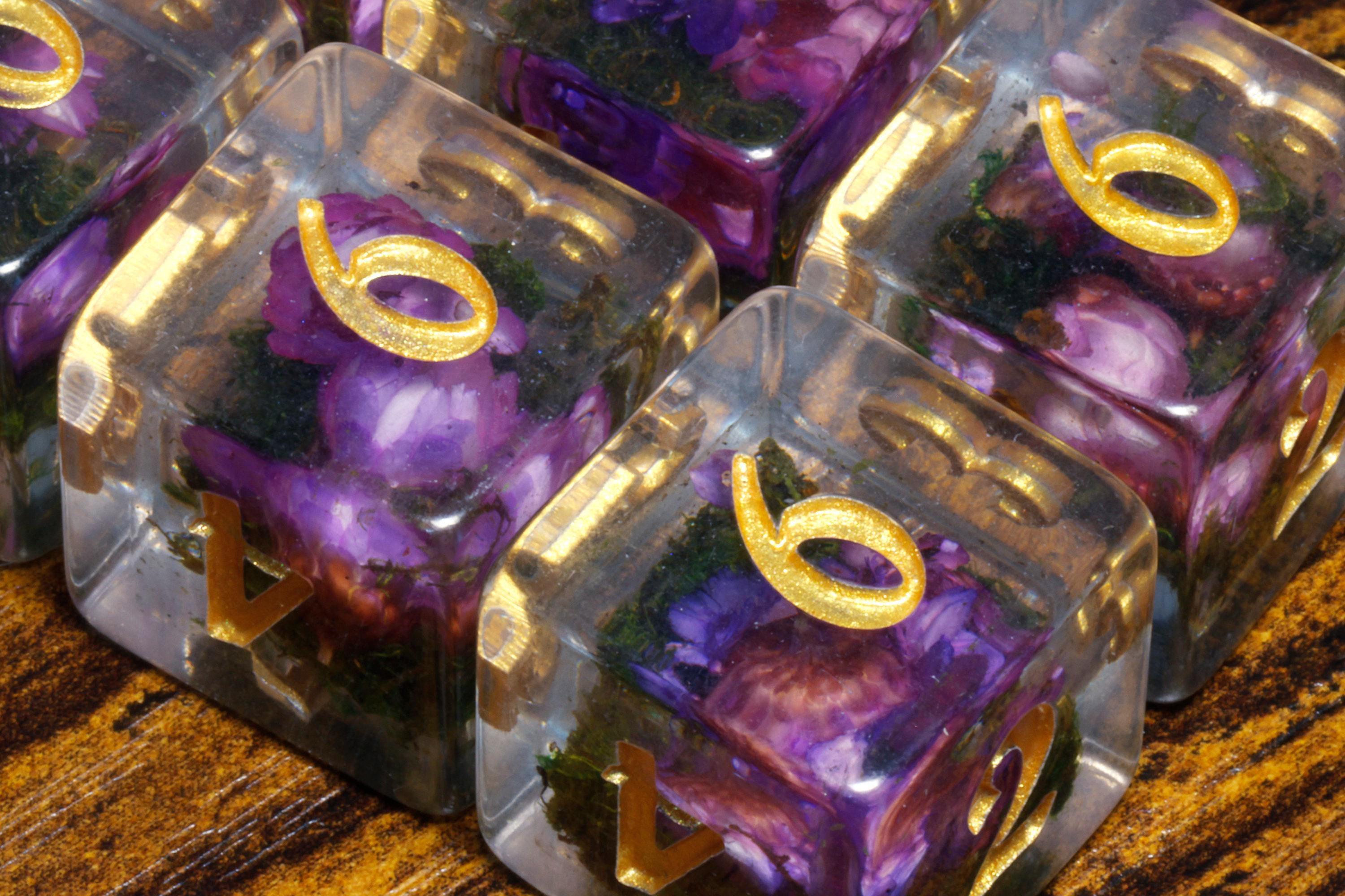 Purple Flower & Moss D6 Dice Set - Real Flowers