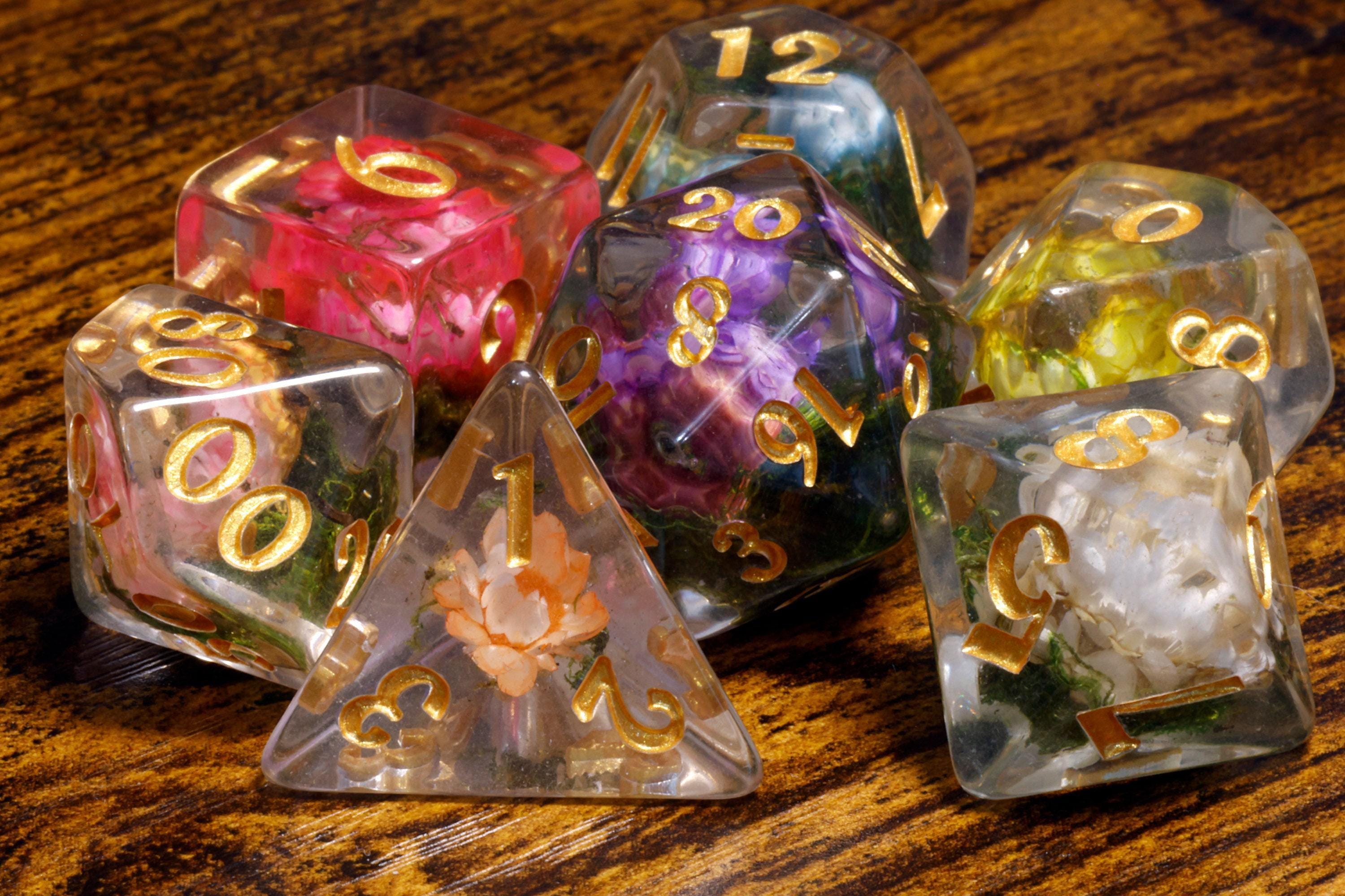 Chromatic Garden 11-Piece Dice Set – Multicolored Flowers with Gold Font, Real Flowers and Moss