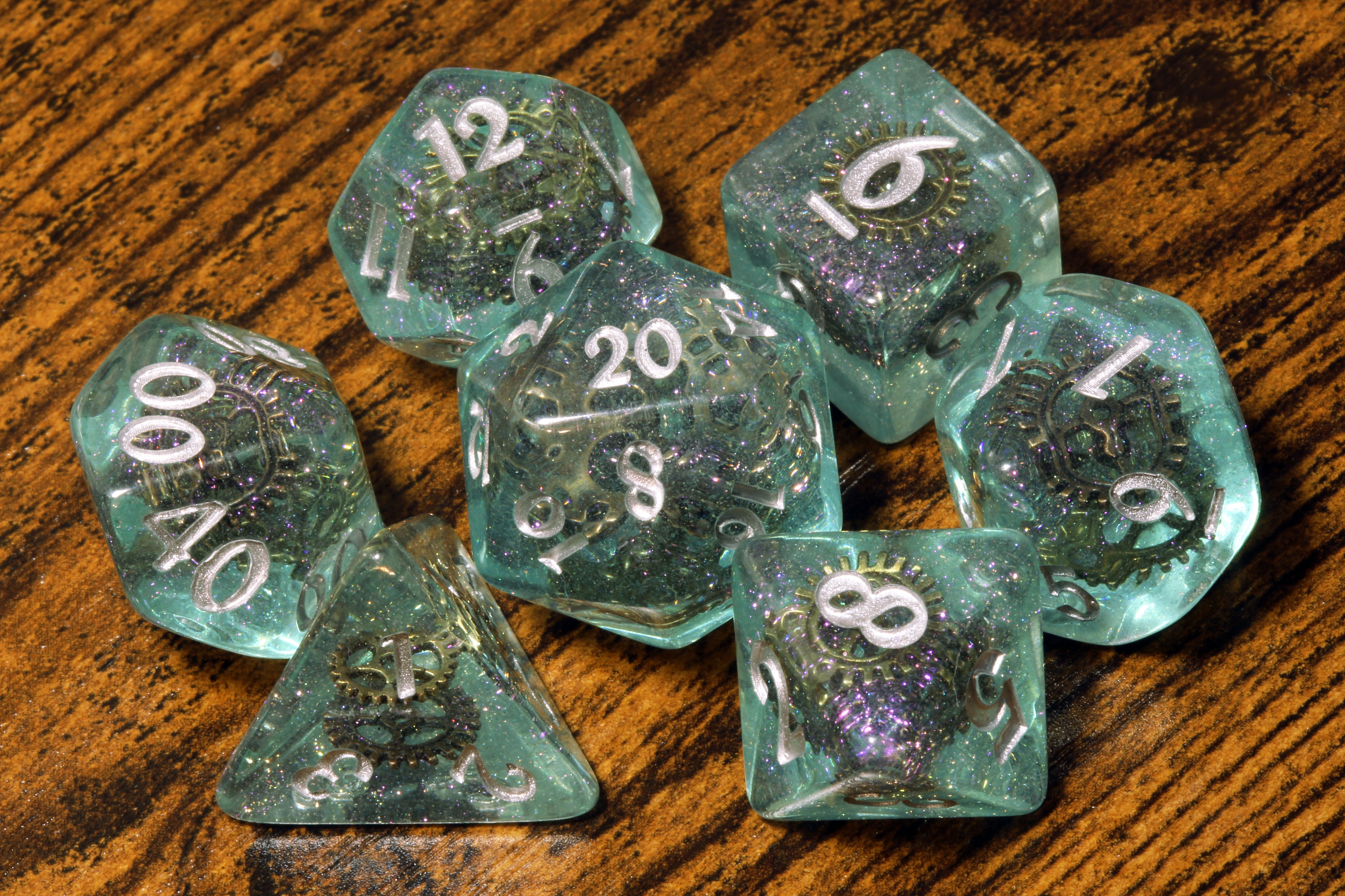 Sunken Artifact - Dice with gears - Silver Font - The Wizard's Vault
