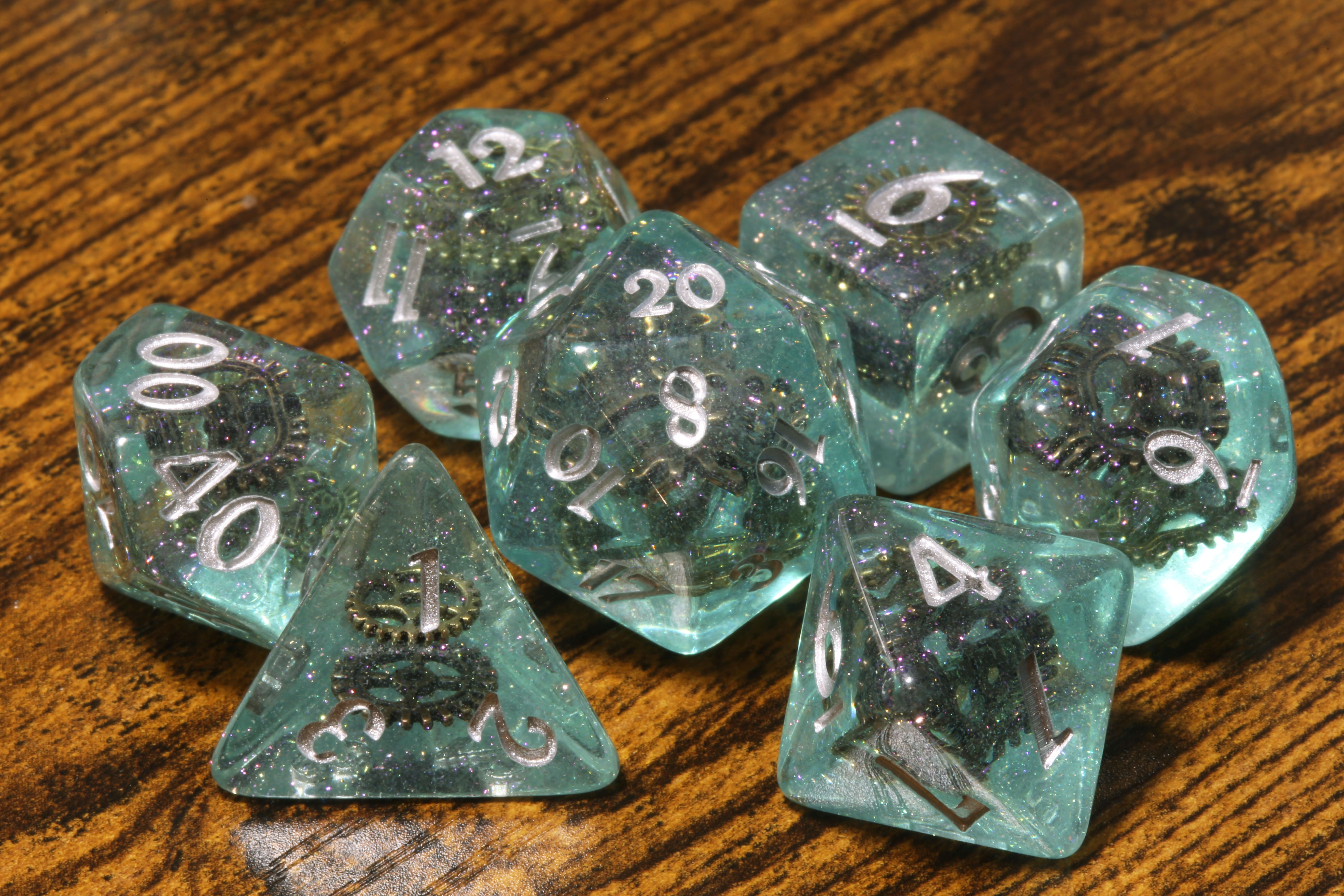 Sunken Artifact - Dice with gears - Silver Font - The Wizard's Vault