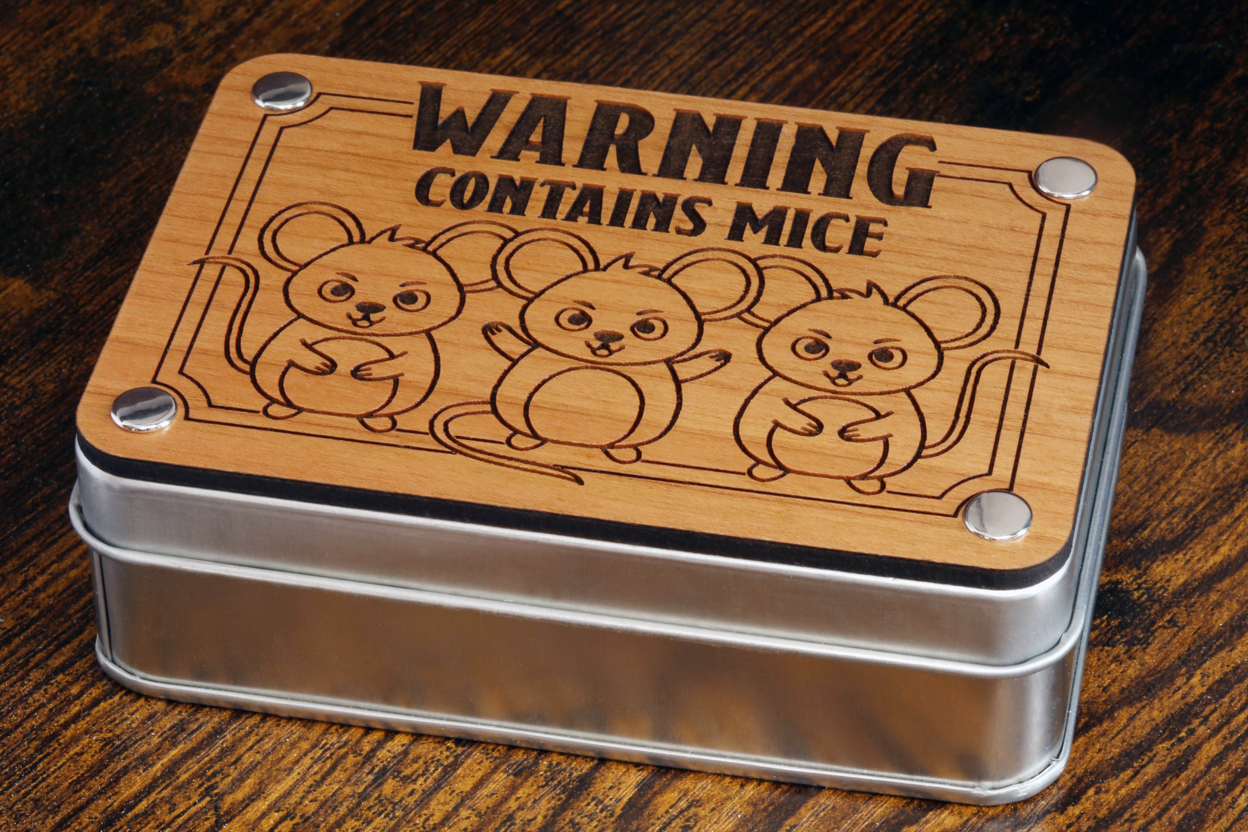 Warning ! Contains mice dice set with metal box