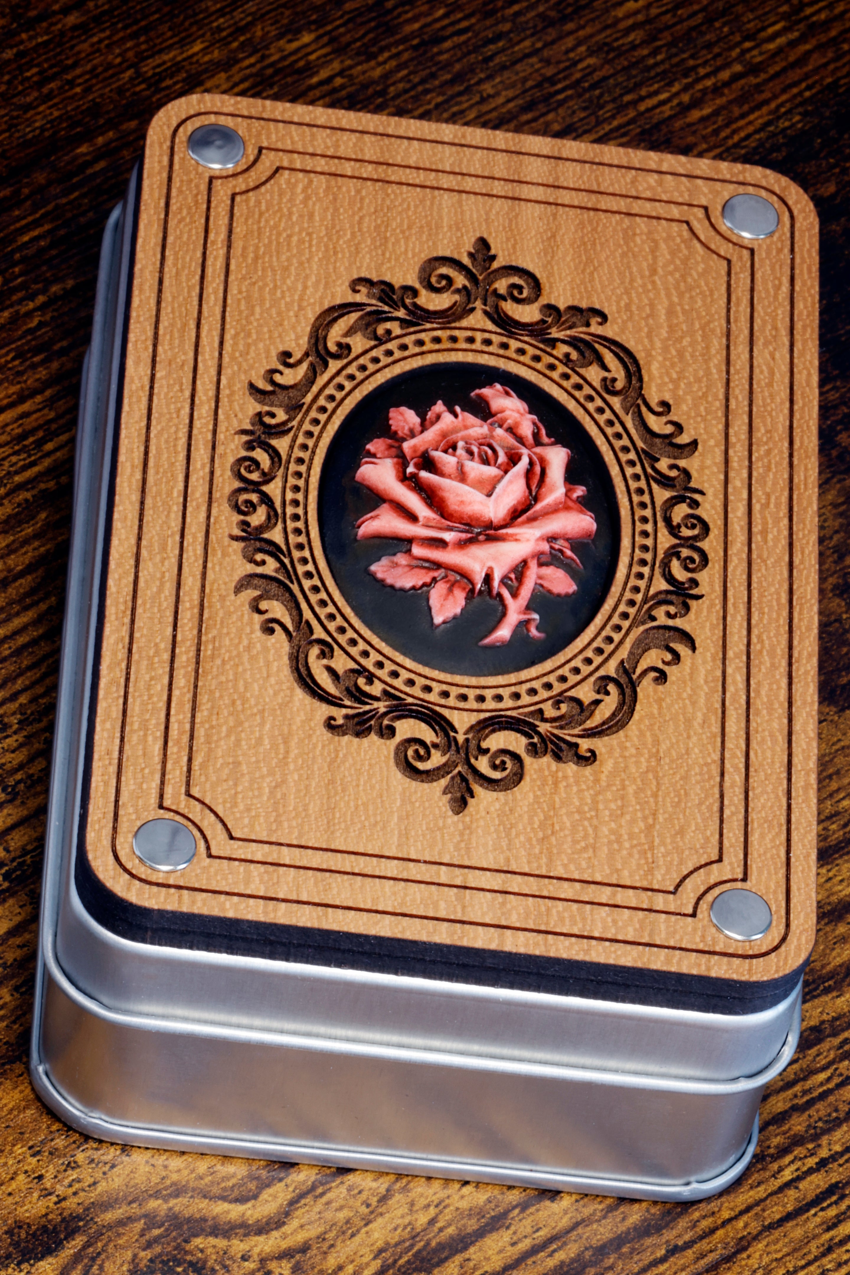 Red Rose dice box and dice wit pink and red flowers - The Wizard's Vault