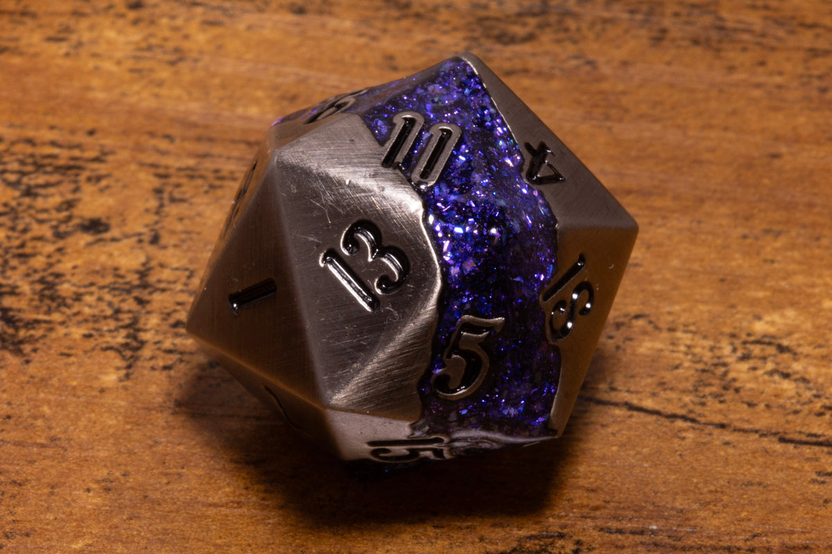 Mana Ore Metal D20 – Silver with Purple Mica