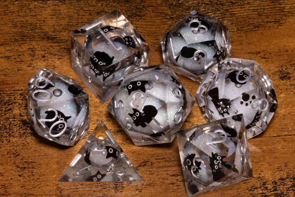 Familiar's Whisper 7-Piece Liquid Core Dice Set – Sharp Edge with Black Cats
