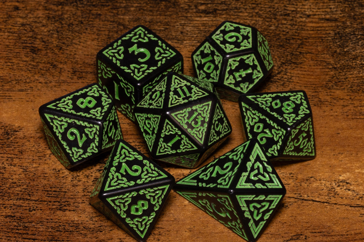 Knotwork 7-Piece Acrylic Dice Set – Black with Green Celtic Engraving
