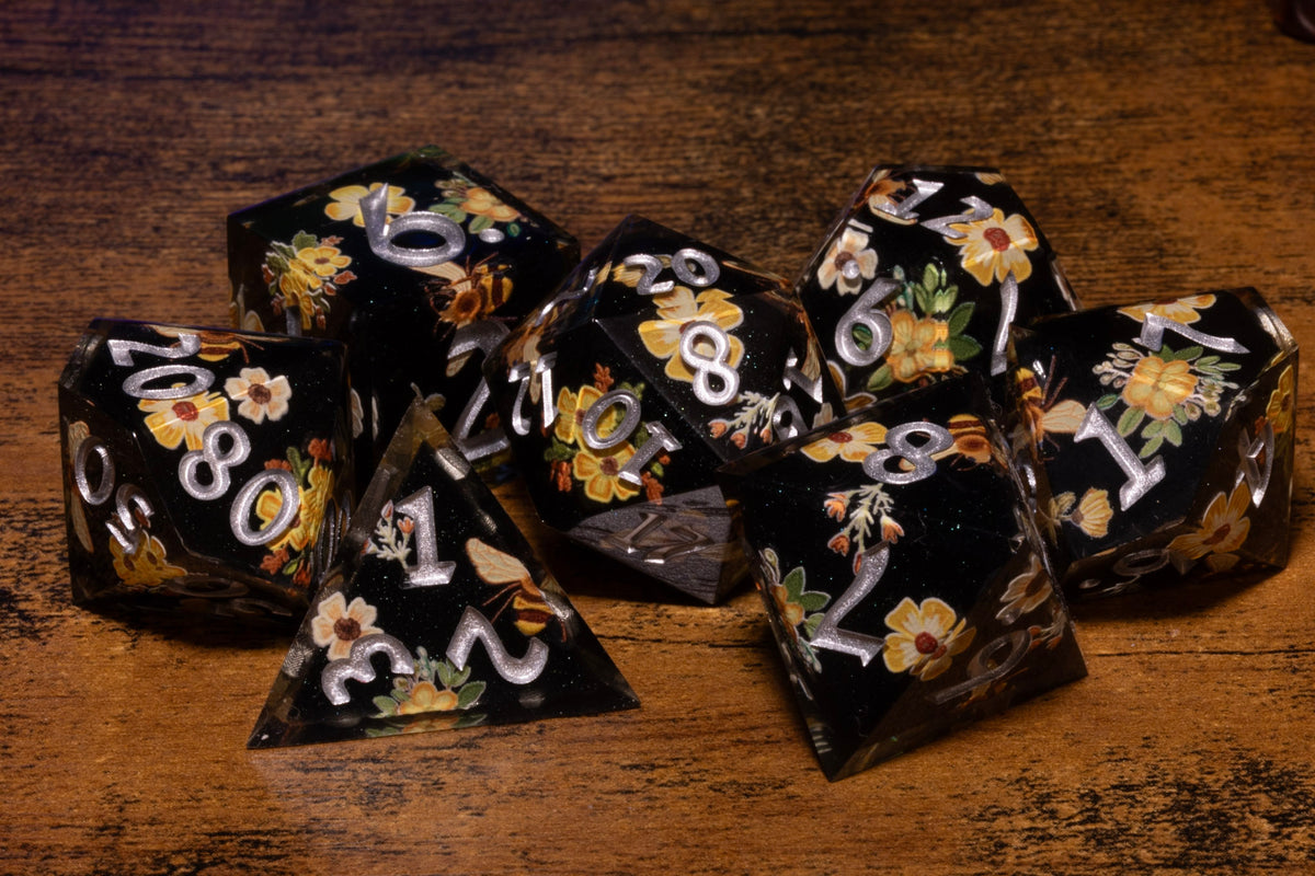 Honey Meadow 7-Piece Sharp Edge Dice Set – Black with Bee & Wildflower Pattern