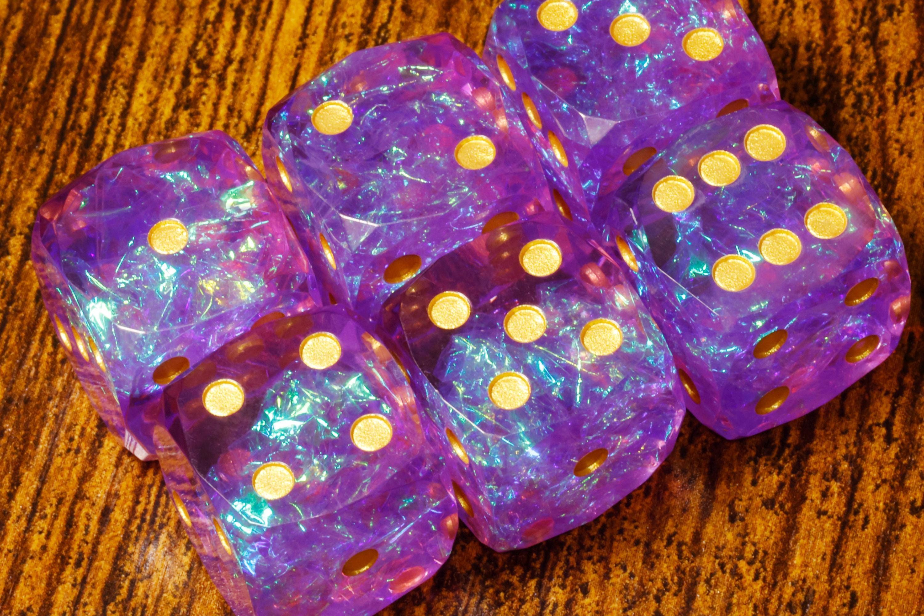 Glimmerveil Opal holographic PIP D6 dice