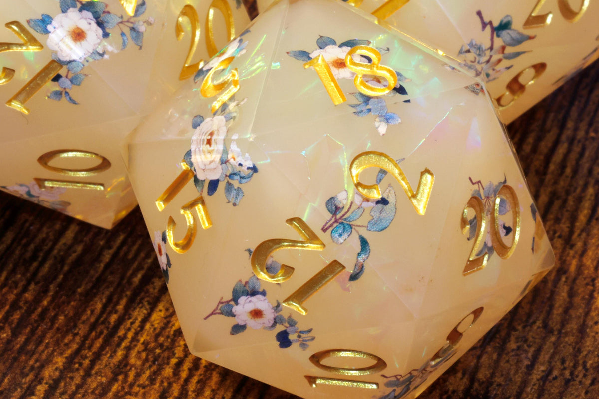 Angelic Bloom Oversized D20 – Sharp Edge Floral Resin Dice – photo 3