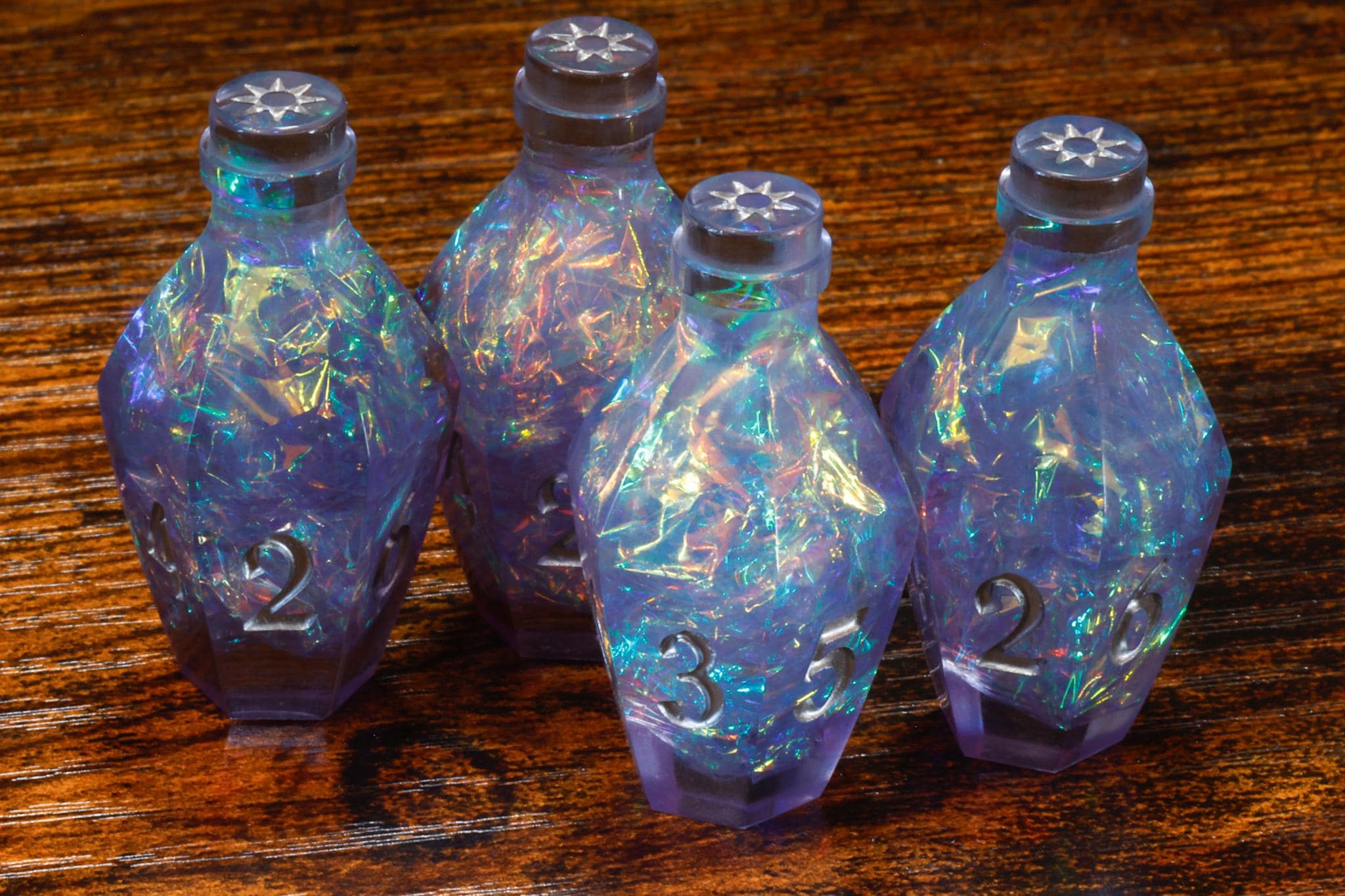 Mysticborn Phial D6 Potion Dice – Light Purple with Holographic Foil