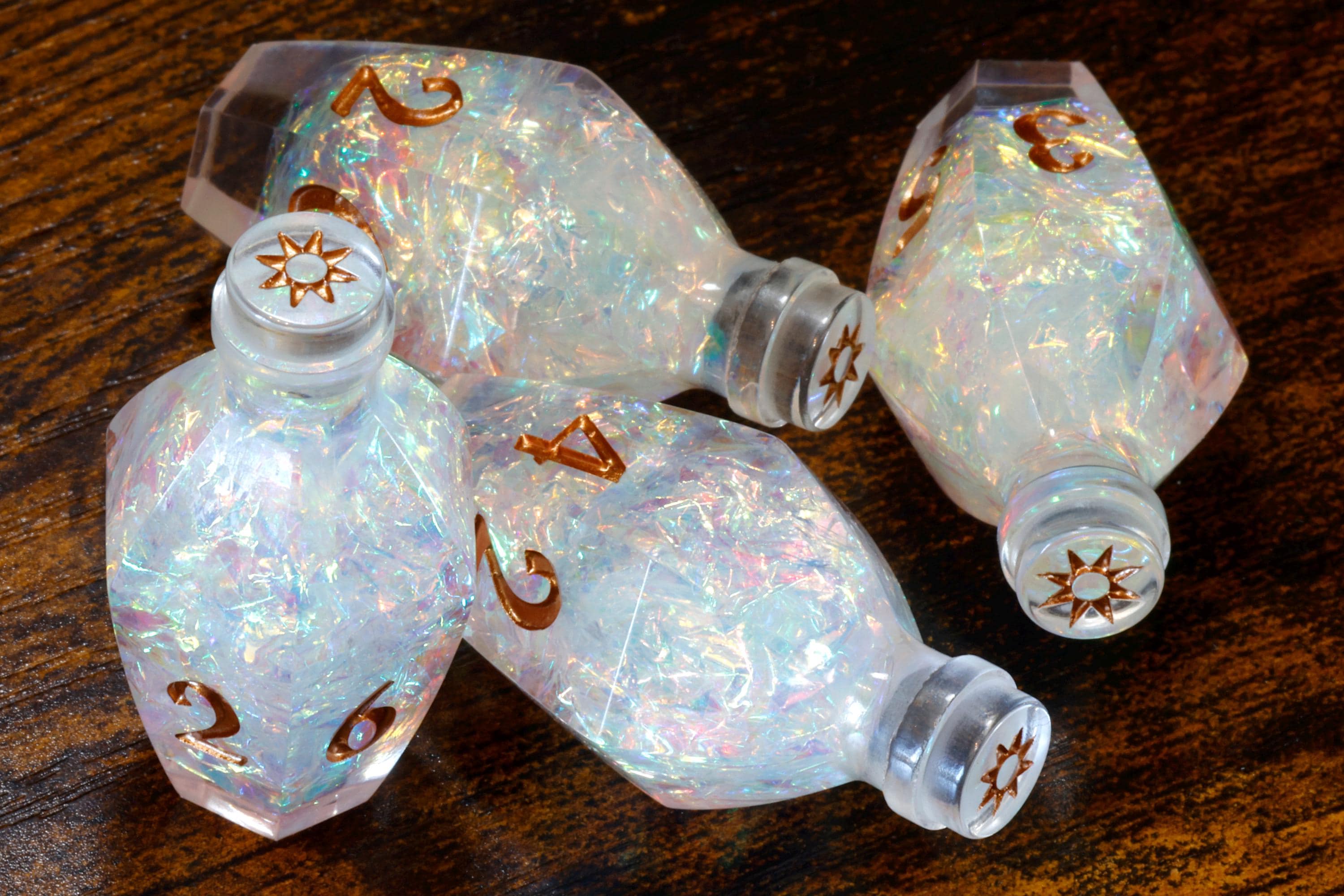 Divine Essence D6 Potion Dice – Clear with Holographic Foil