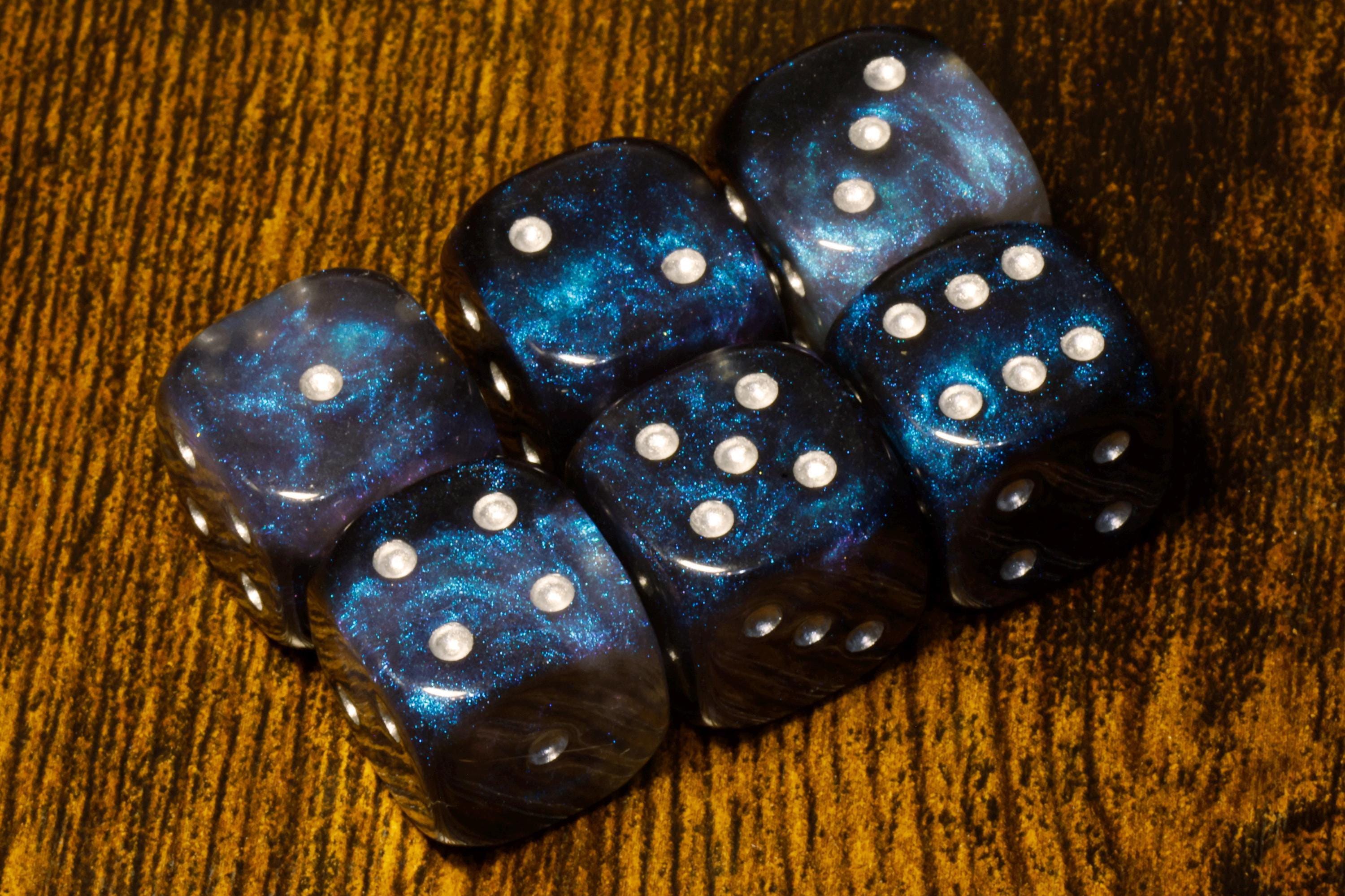Dreamveil Opal Pip D6 Dice Set - Iridescent Blue & Purple