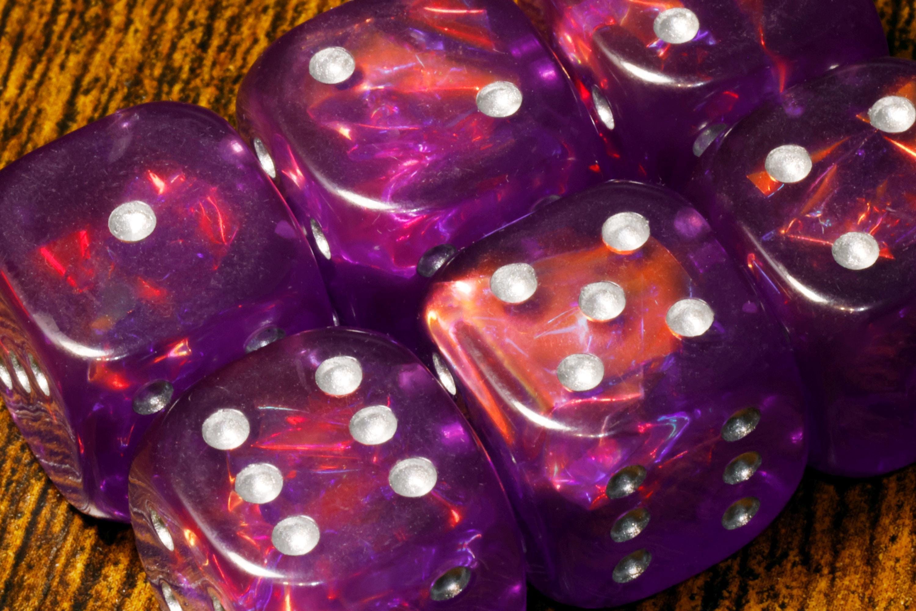 Eldritch Opal pip D6 dice