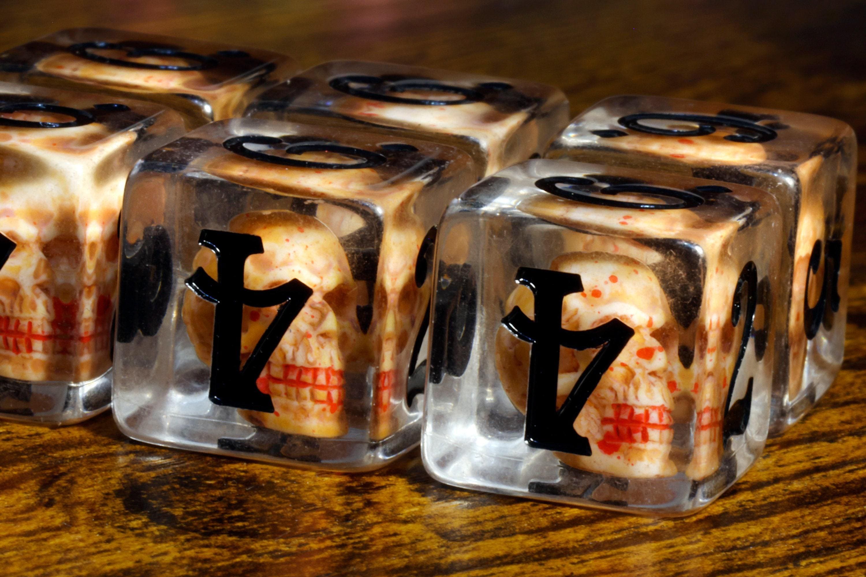 Skull D6 Dice Set - Skull Inside
