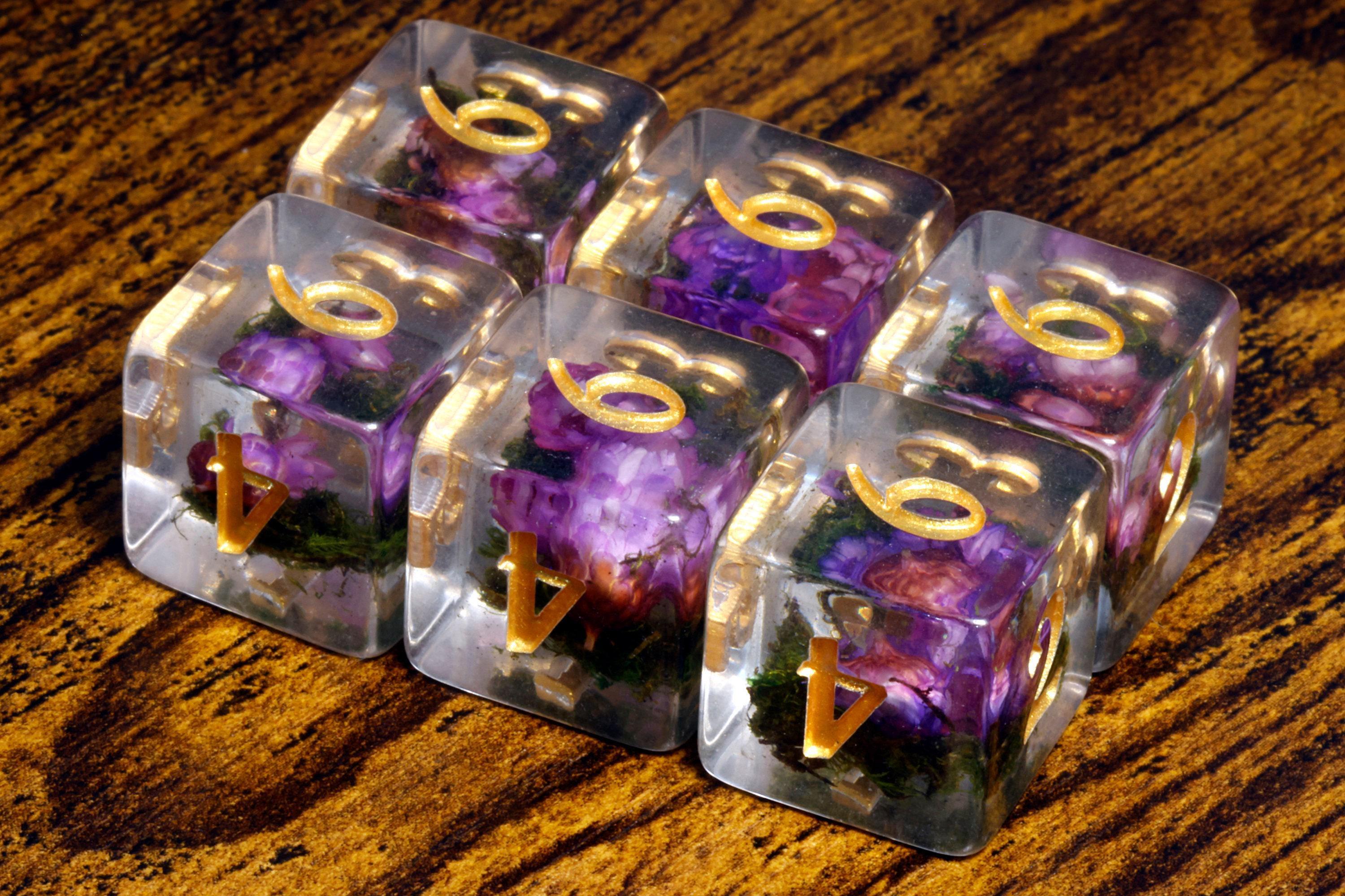 Purple Flower & Moss D6 Dice Set - Real Flowers
