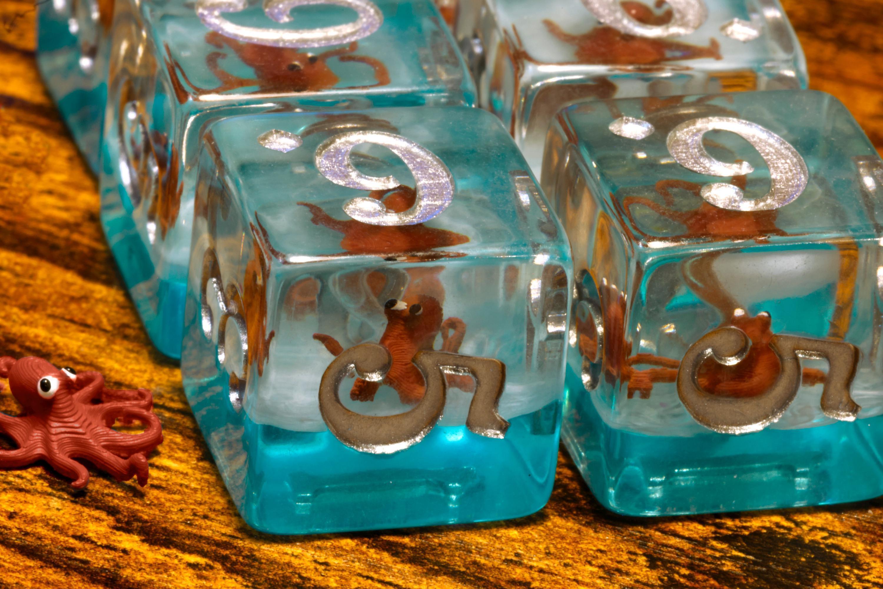 Octopus D6 Dice Set - Octopus Inside