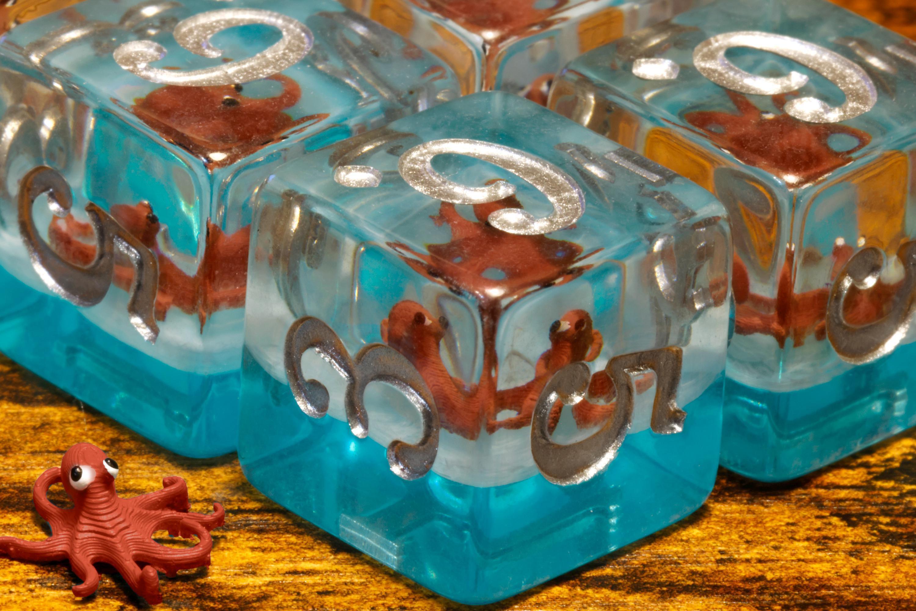 Octopus D6 Dice Set - Octopus Inside