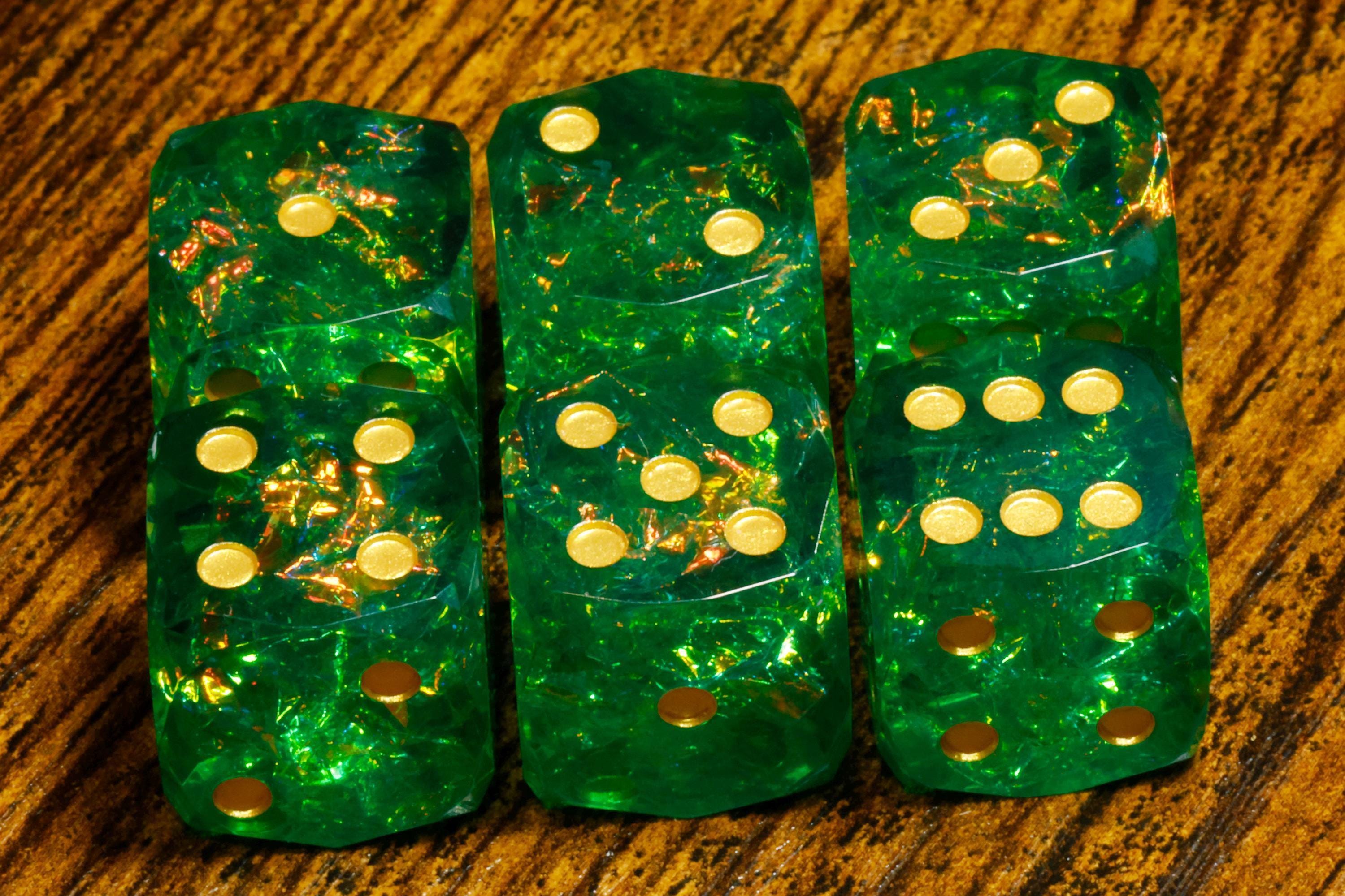Sacred Emerald 17mm PIP D6 dice