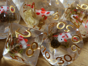 Koi pond dice set - Small fish and moss - The Wizard's Vault