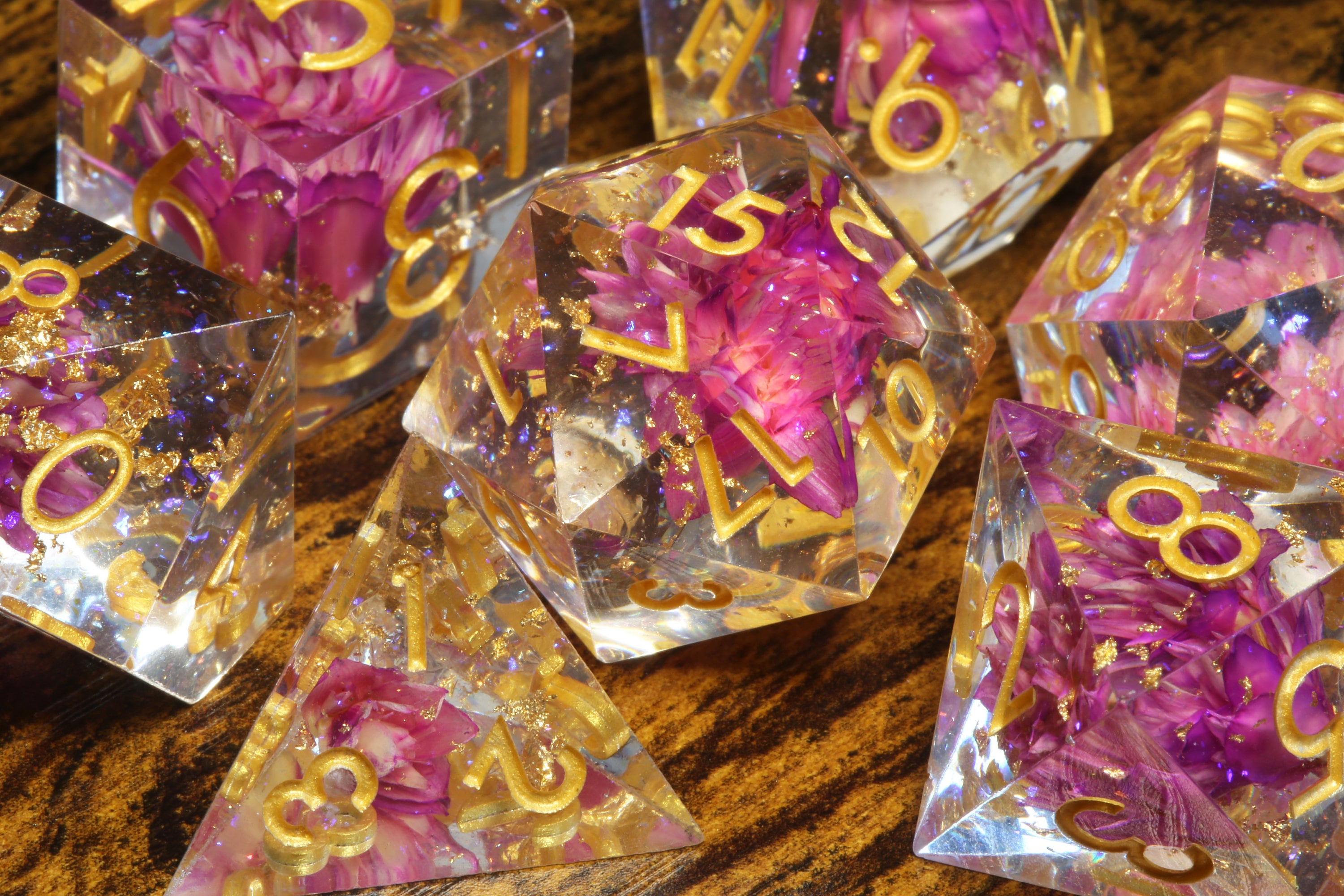 Pink Rose dice box with Fuchsia Pink flowers sharp edge dice set