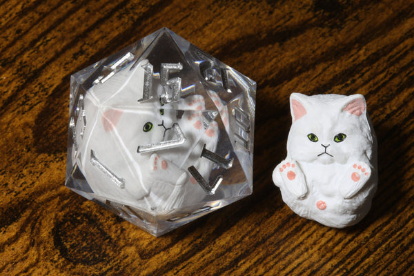 Persian Kitty D20 - Large D20 with white kitten inside - The Wizard's Vault
