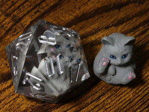 Grey Shorthair Kitty D20 - Large D20 with kitten inside - The Wizard's Vault