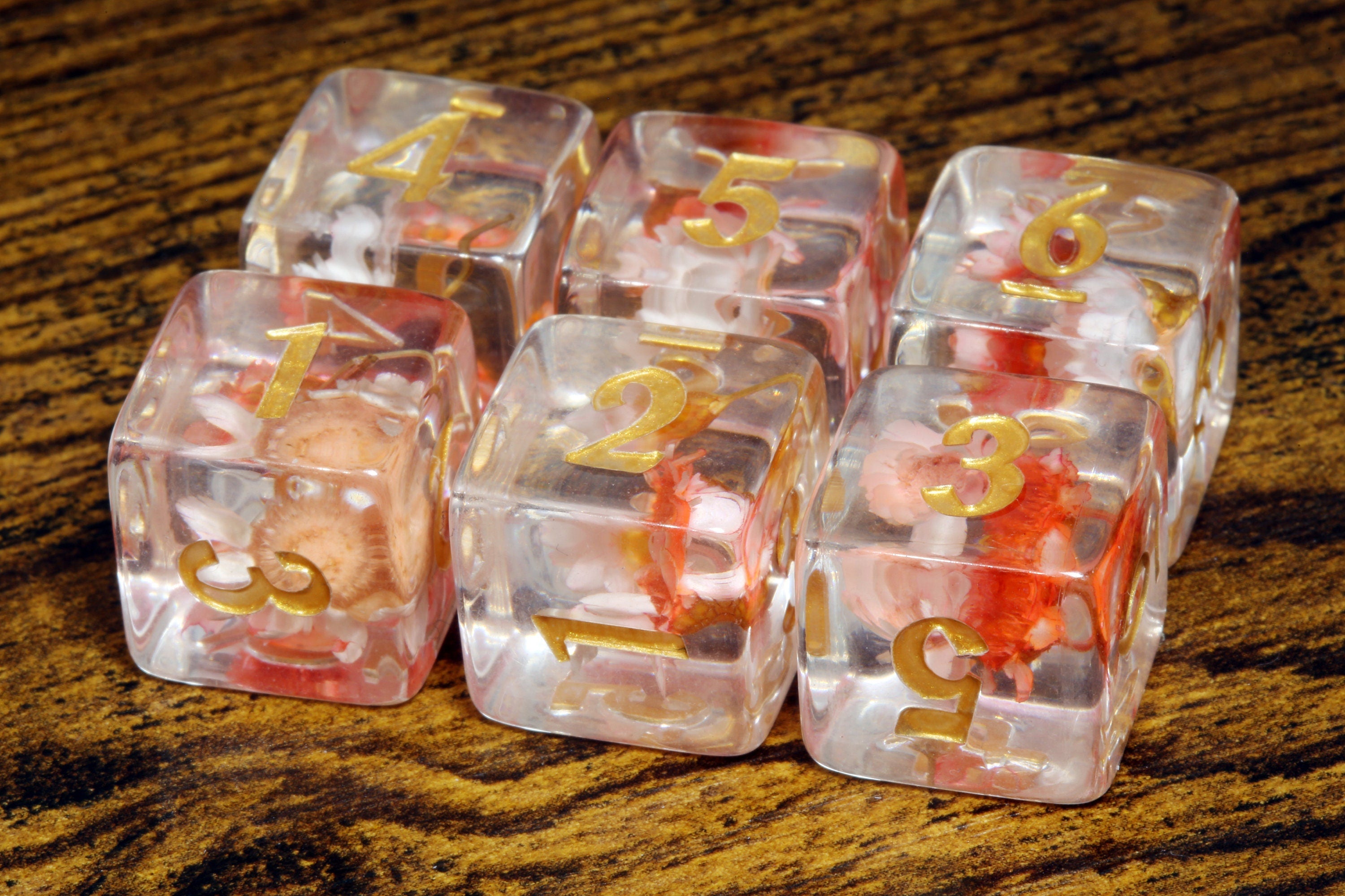 Sprite Bloom D6 dice - Pink flowers inclusions