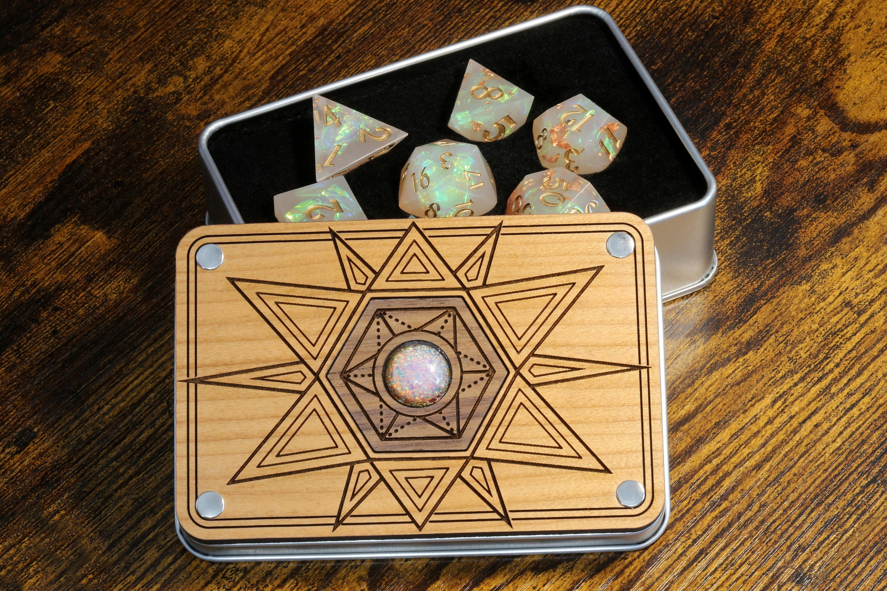 Pelor dice box and Angelic Hope dice set